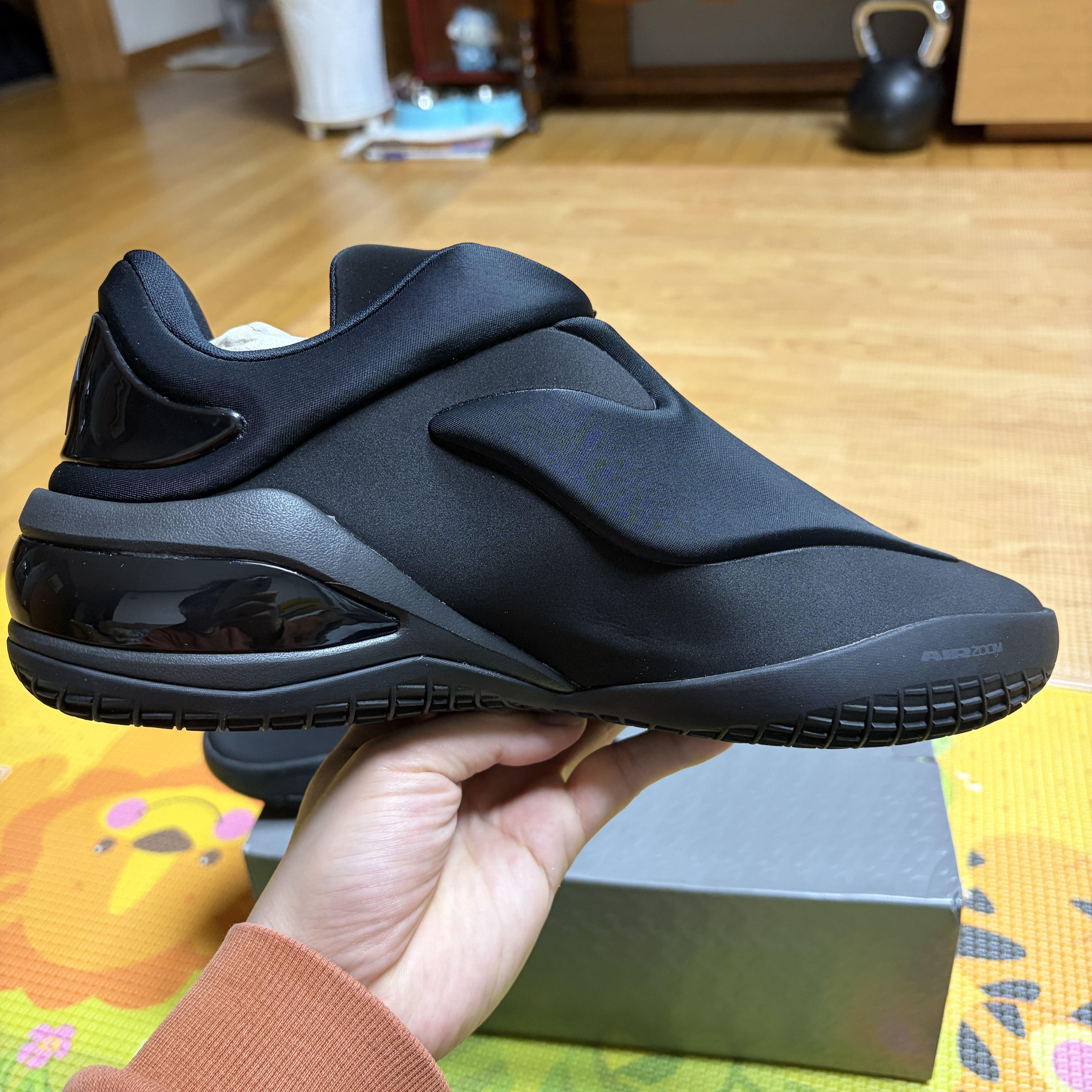 Converse x Shai 001 Charm Black 착용 스타일 - 6