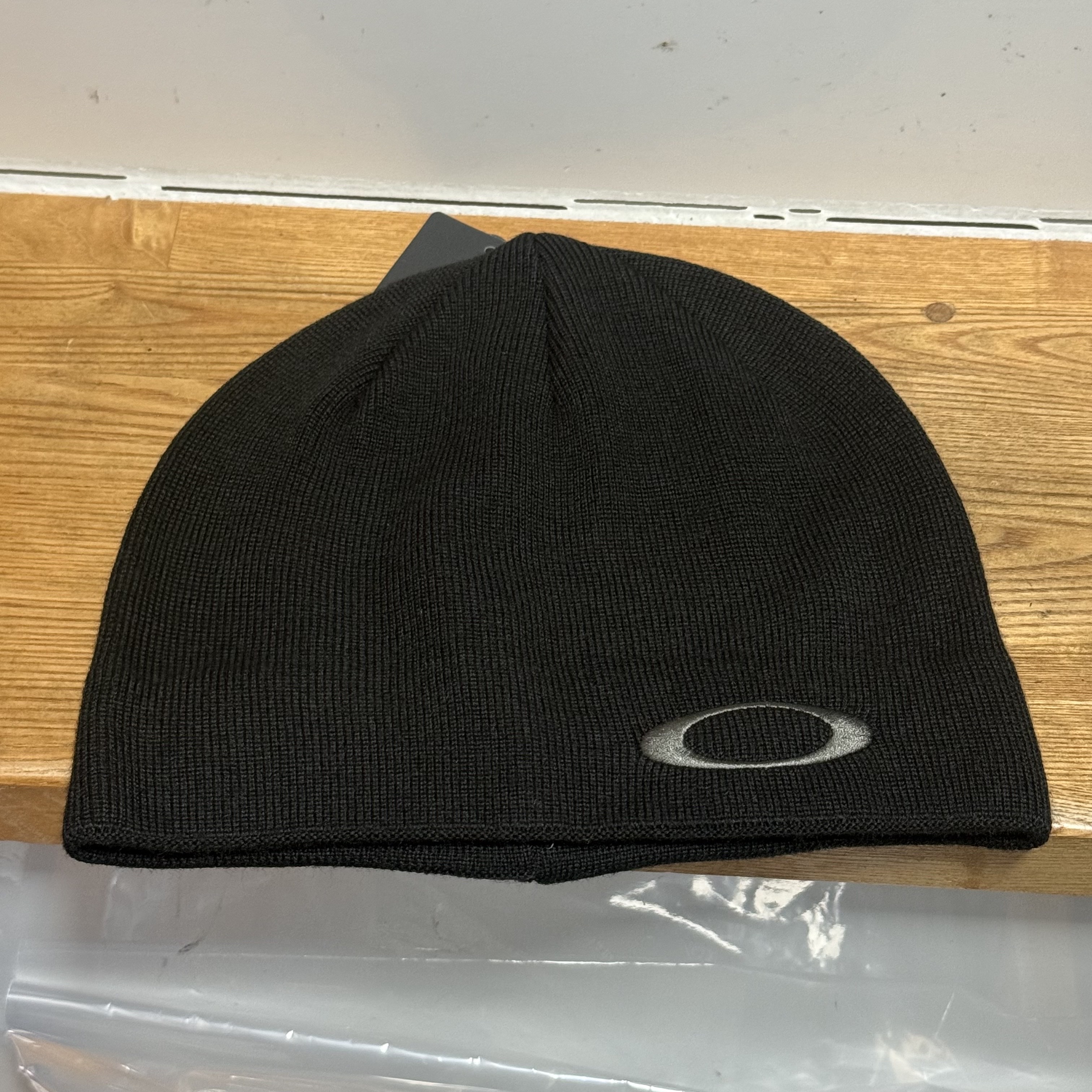 Oakley Tactical Beanie Black 착용 스타일