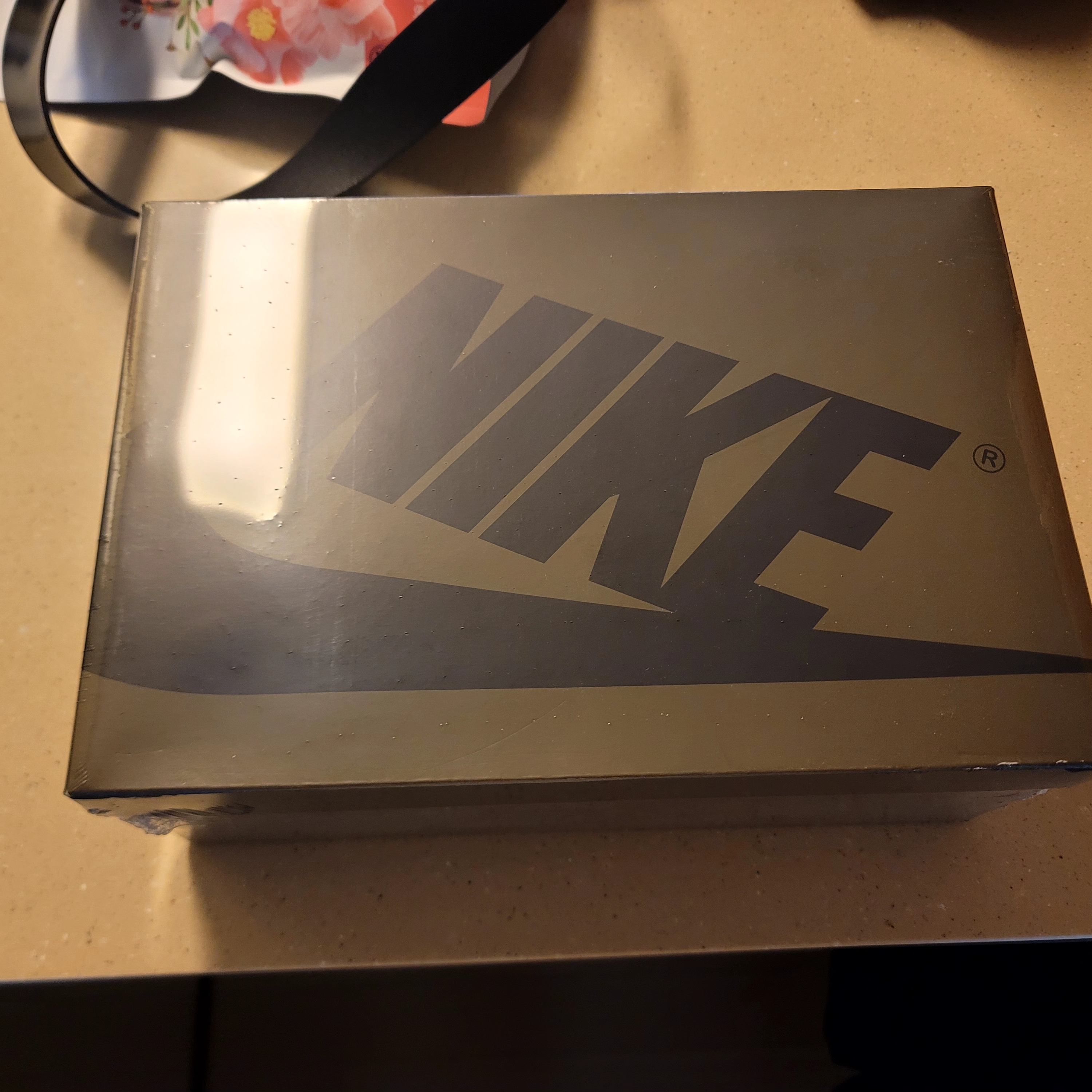 Jordan 1 Retro Low OG Medium Olive and Summit White 착용 스타일 - 1