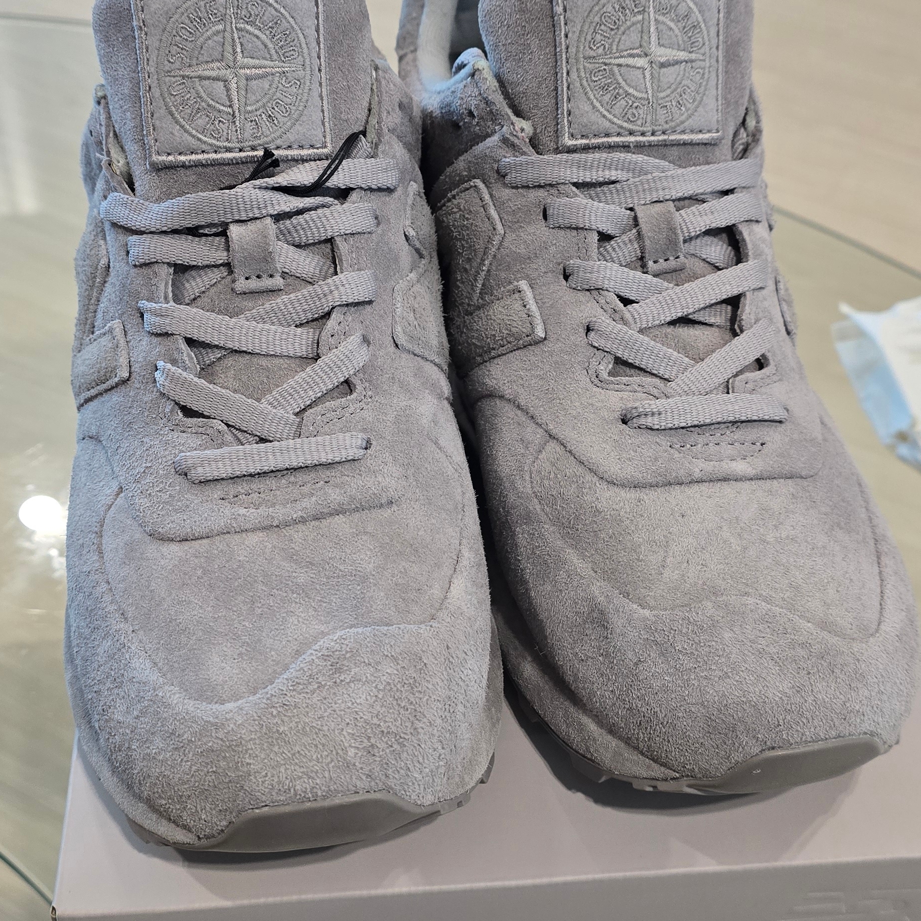 New Balance x Stone Island 574 Ghost Dust Grey 착용 스타일 - 2