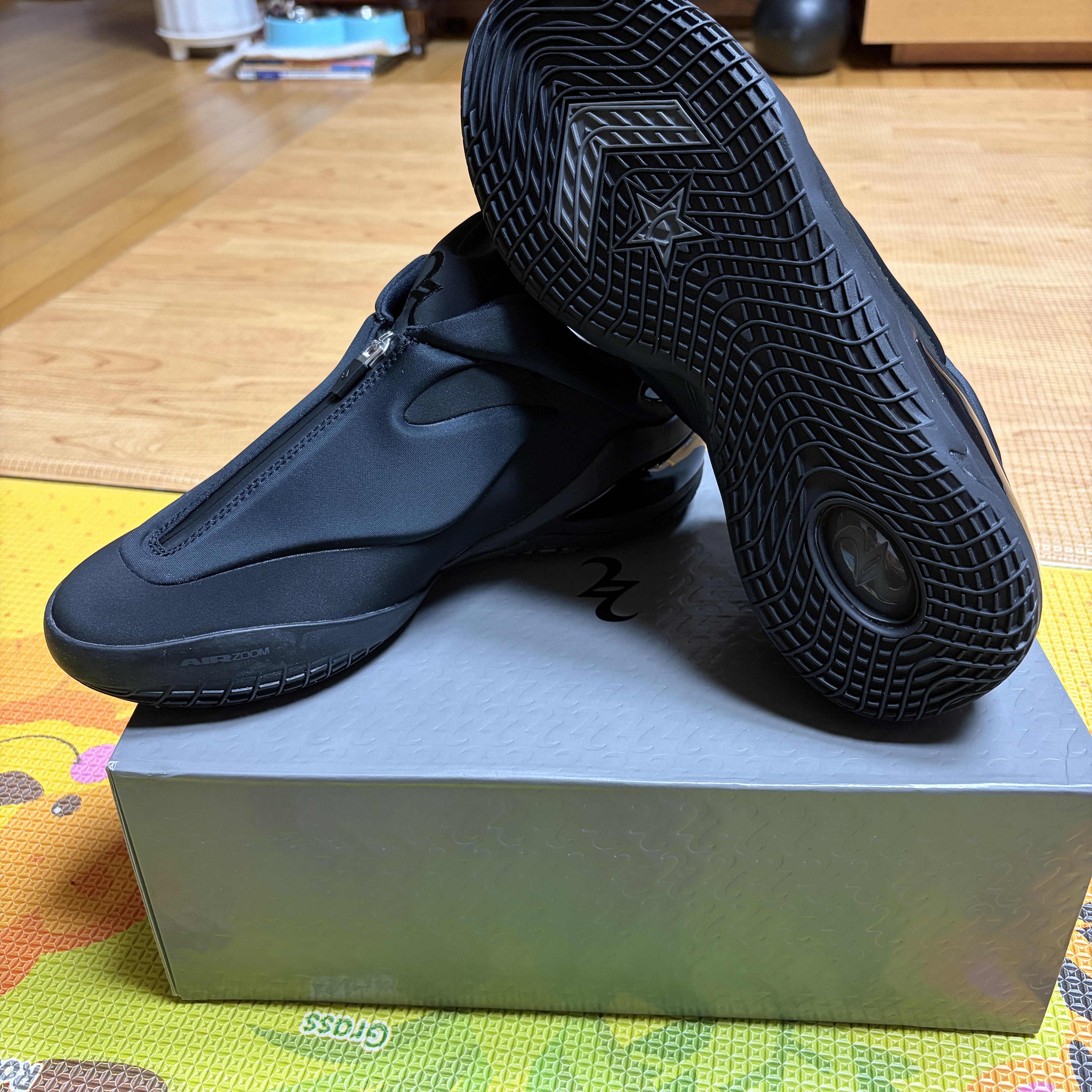 Converse x Shai 001 Charm Black 착용 스타일 - 3