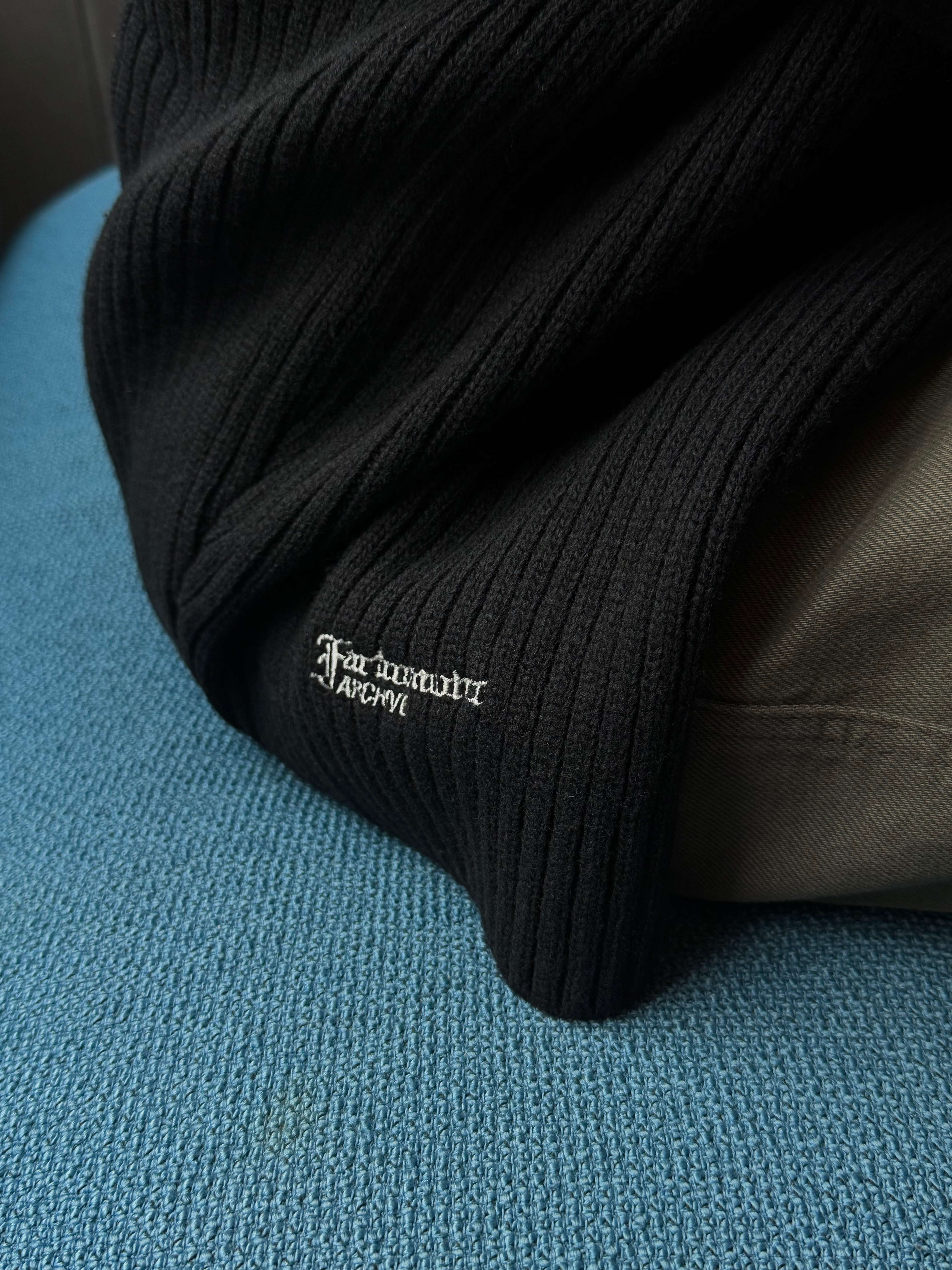 Farfromwhat Far High Neck Rib Knit Zip-Up_Black, Farfromwhat Far Double Waist Pants 착용 스타일 - 5