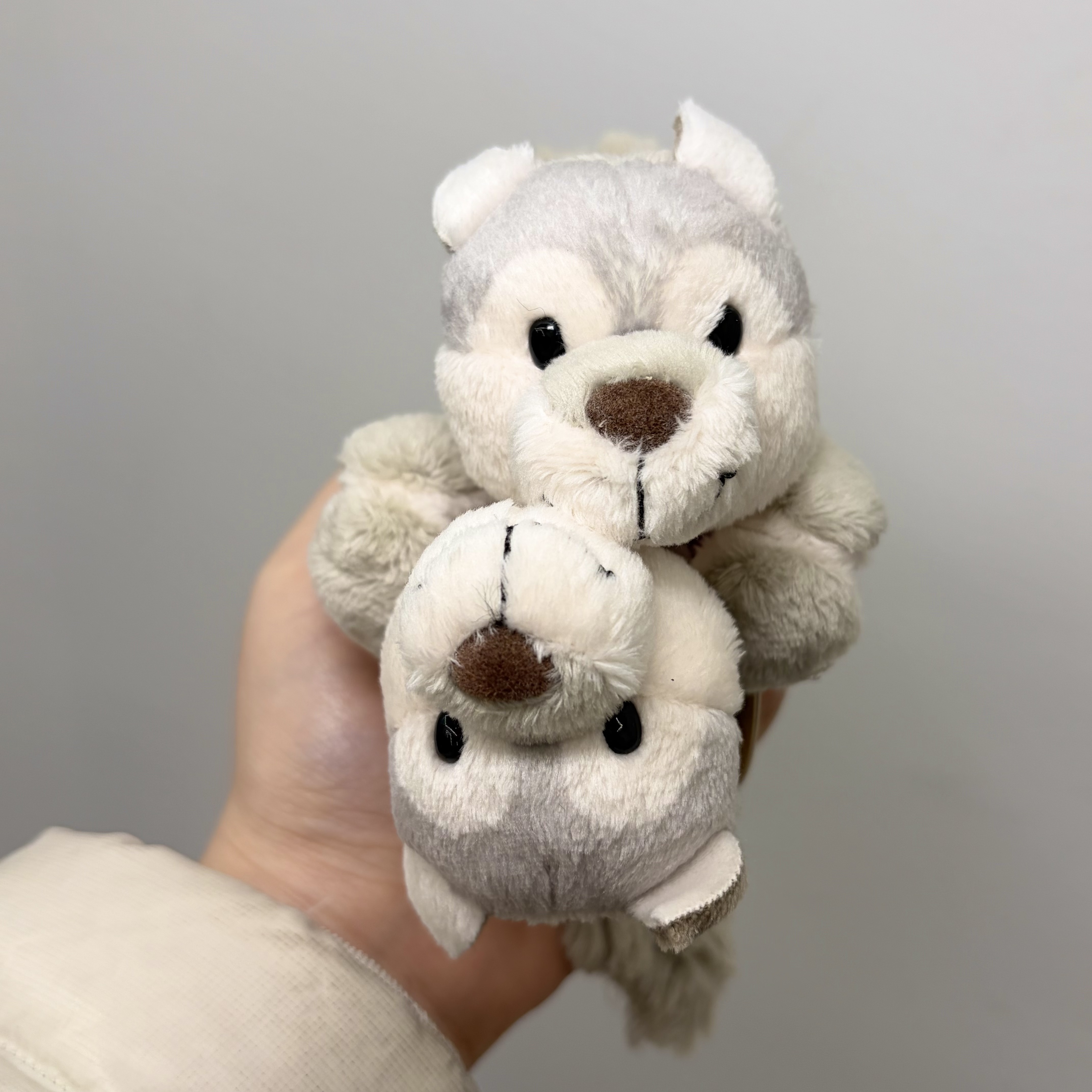[KREAM 단독] NICI Wolf Winnie Magnici 착용 스타일 - 3