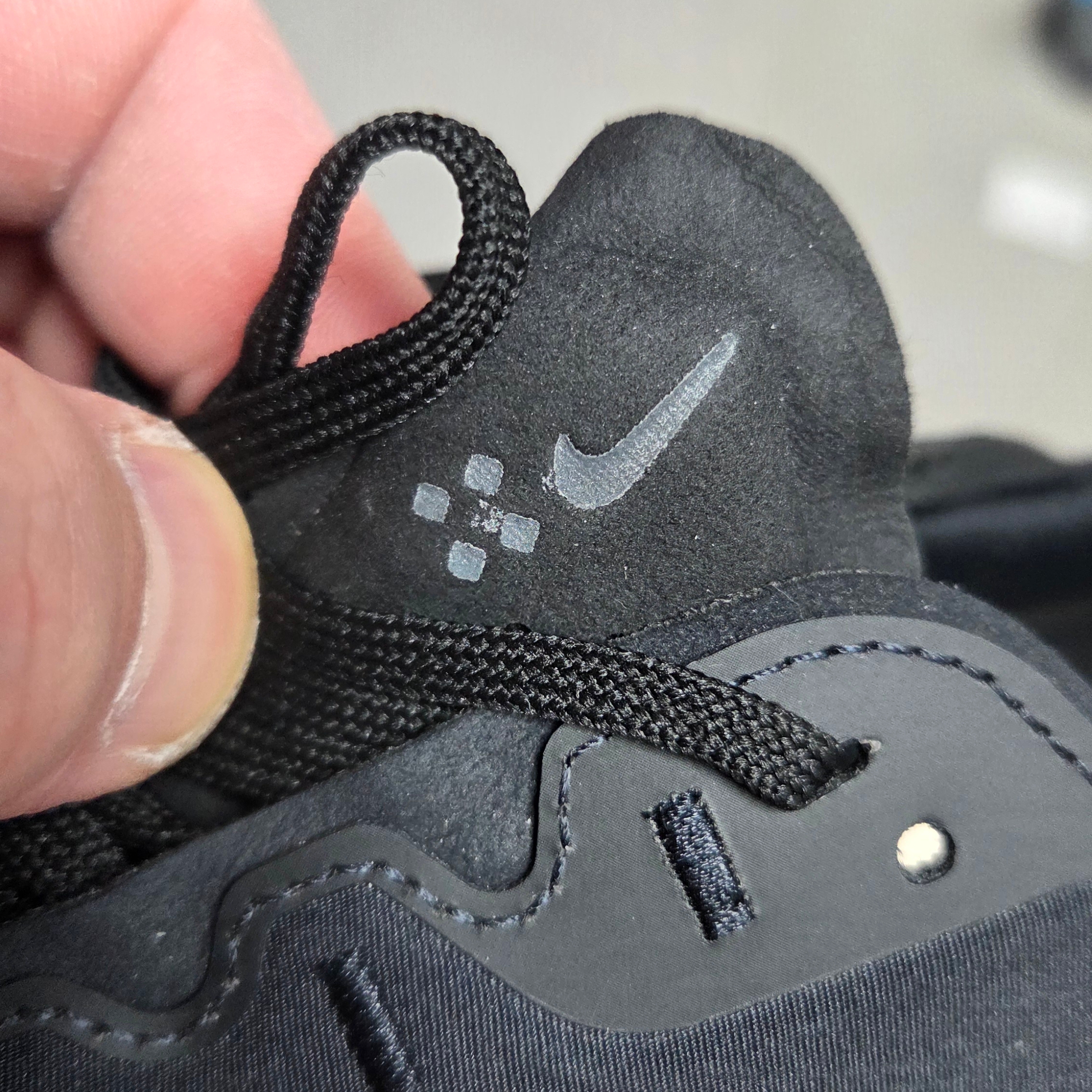 Nike Ava Rover Black Anthracite 착용 스타일