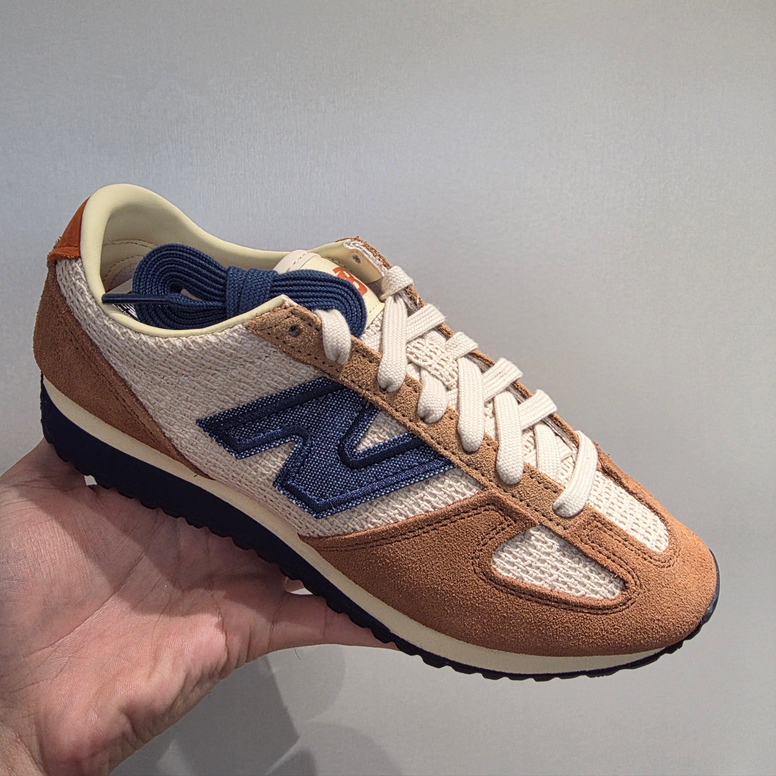 New Balance x Sezane 471 Brown Tan - D Standard 착용 스타일
