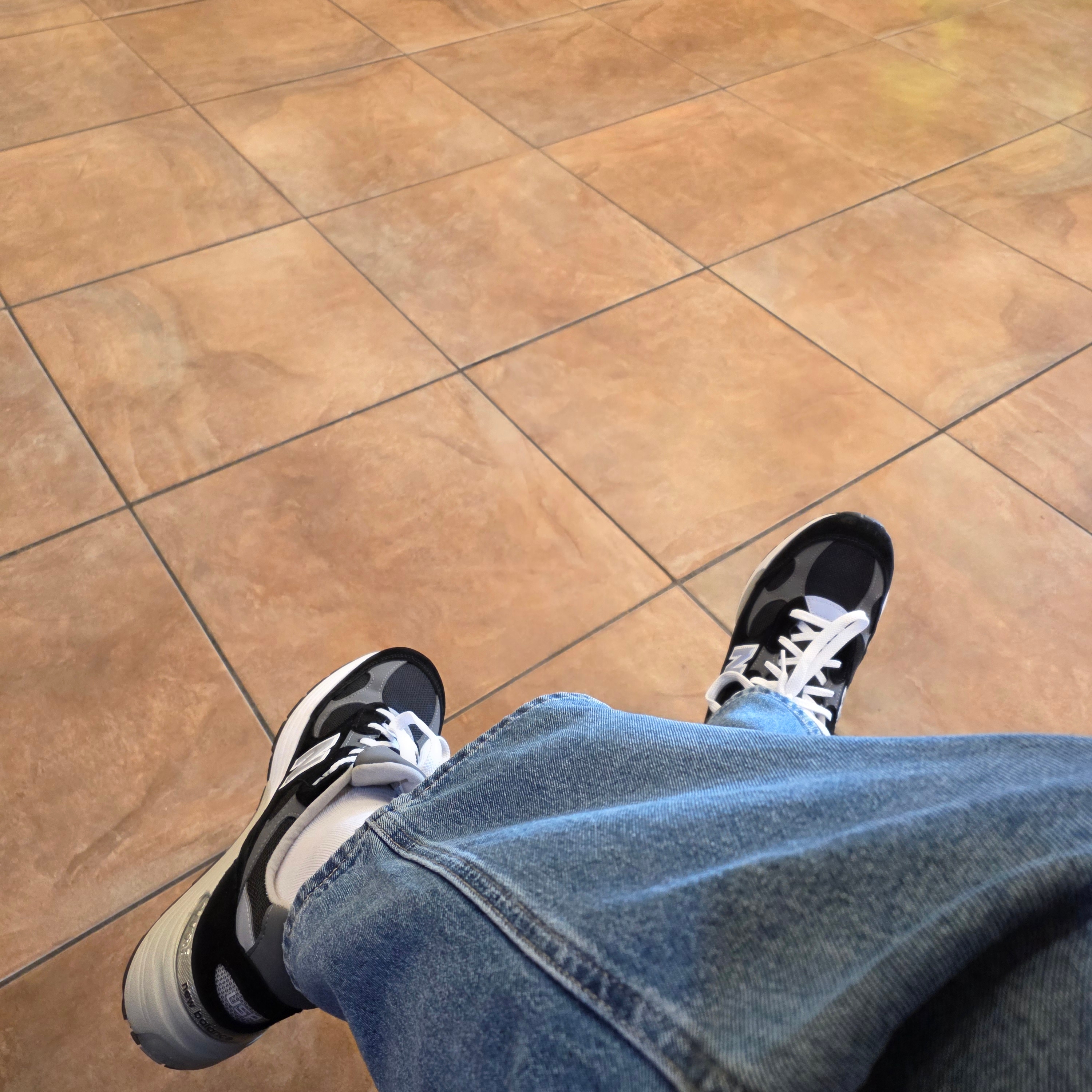 New Balance 992 Made in USA Core Black Grey 착용 스타일