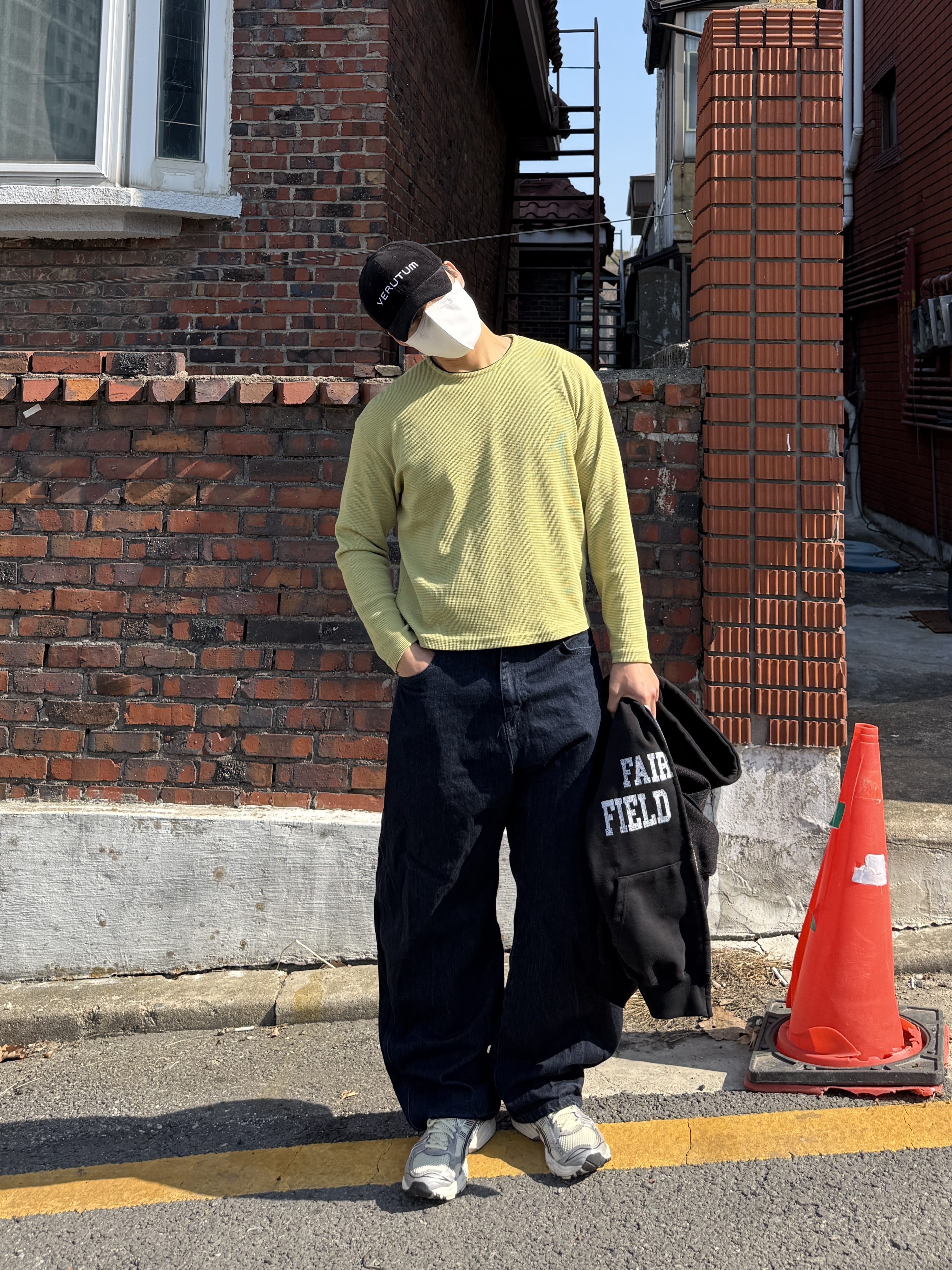 VERUTUM VSH244 Ripstop Nylon Verutum Sports Cap Black, VERUTUM BC210CD Funky Serif Verutum Coduroy Ball Cap Navy 착용 스타일 - 3