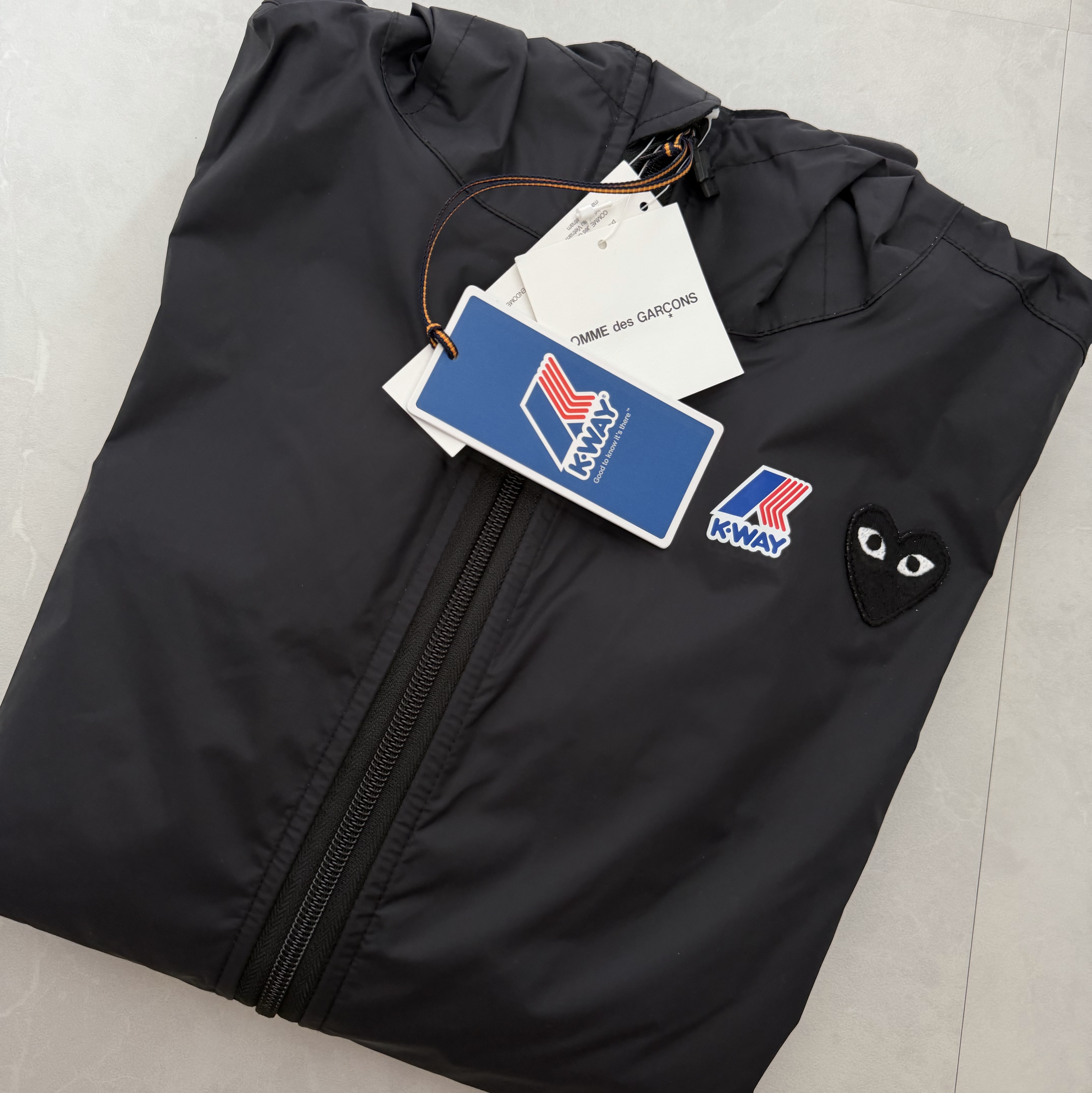 Play Comme des Garcons x K-Way Full Zip Jacket Black 착용 스타일