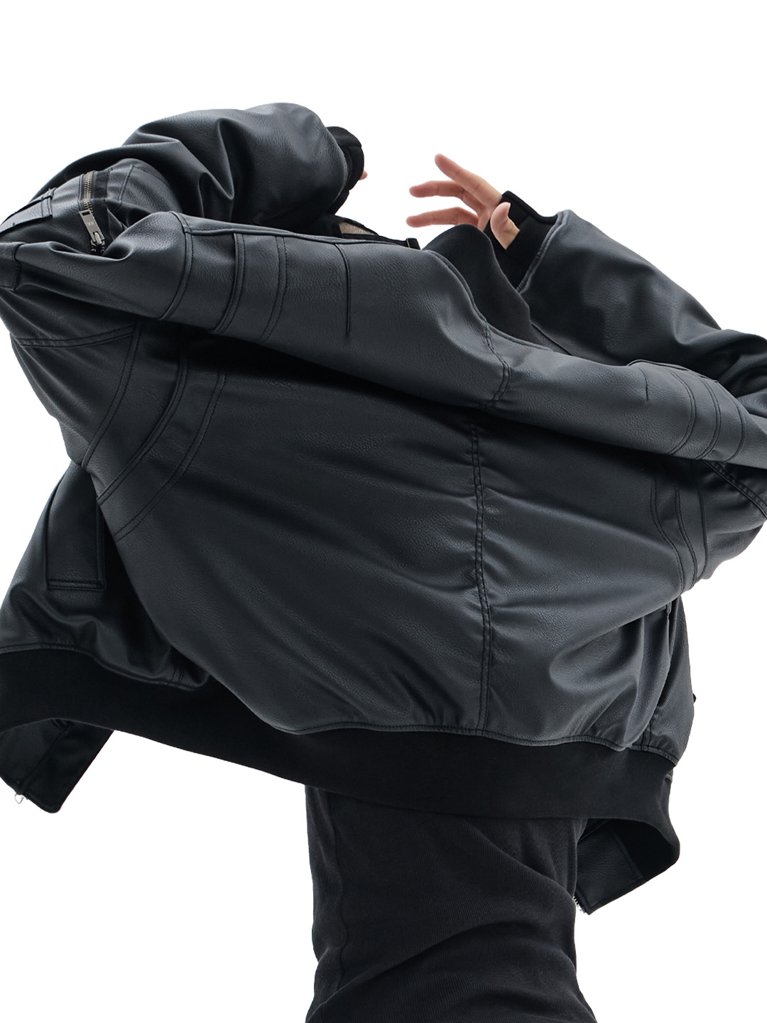 AX CONNECTION Tactical Cracked Leather  Bomber Jacket 착용 스타일 - 2