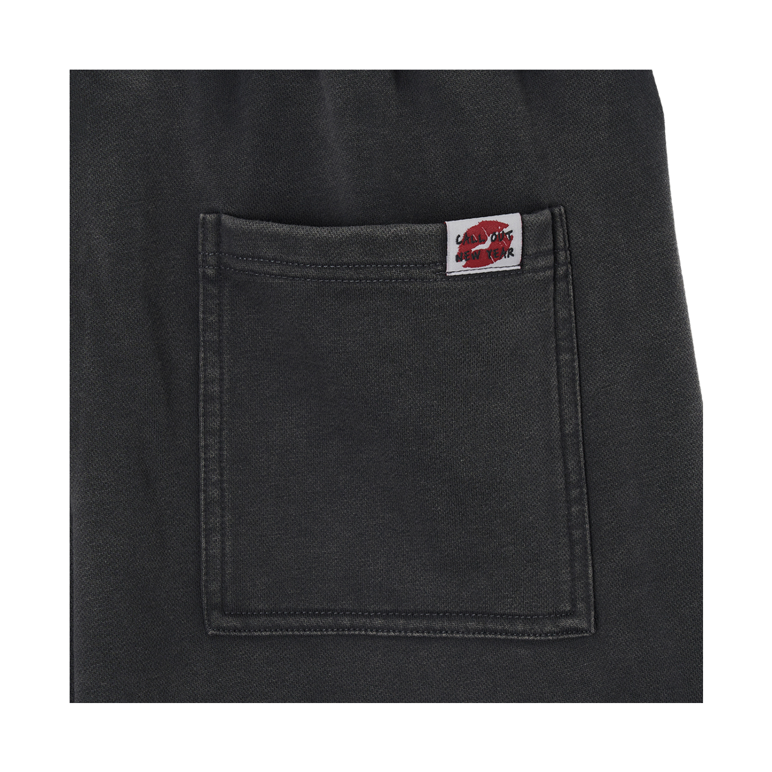 콜아웃뉴이어 샤라웃 투 코니 카고 스웻 쇼츠 / 차콜(CONY Shout Out CONY Cargo Sweat Shorts / Charcoal) - 3