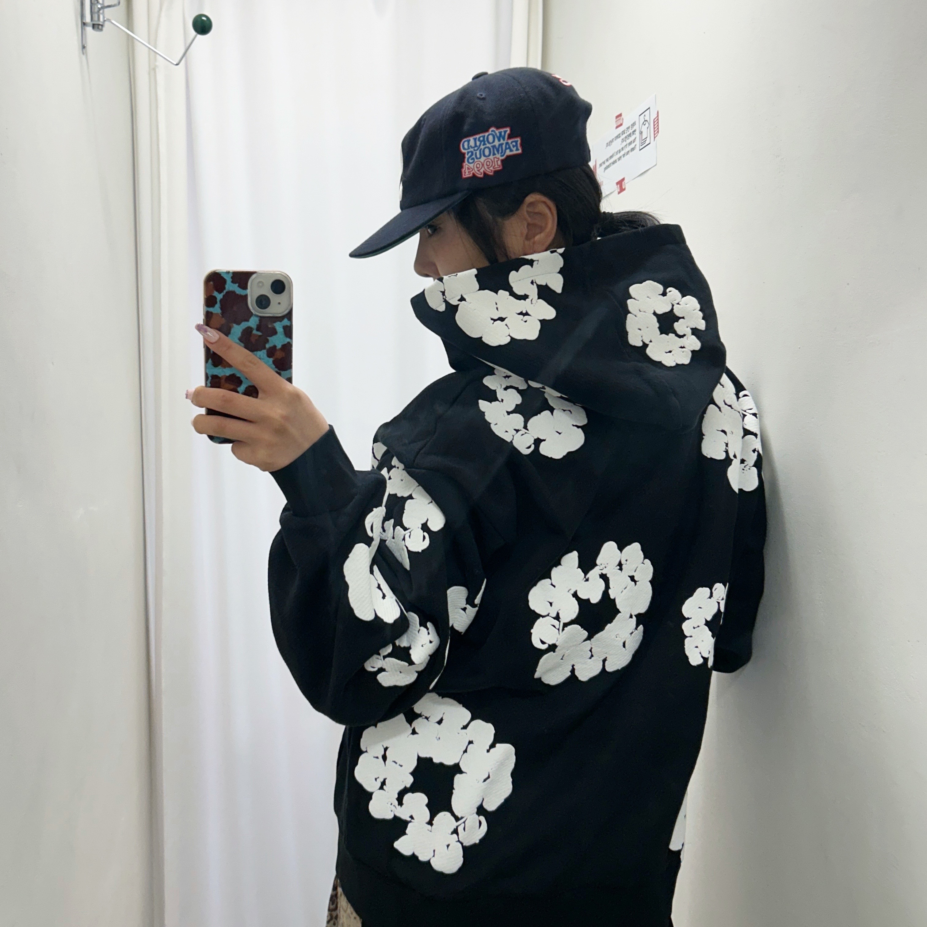 Denim Tears The Cotton Wreath Sweatshirt Black 착용 스타일 - 2