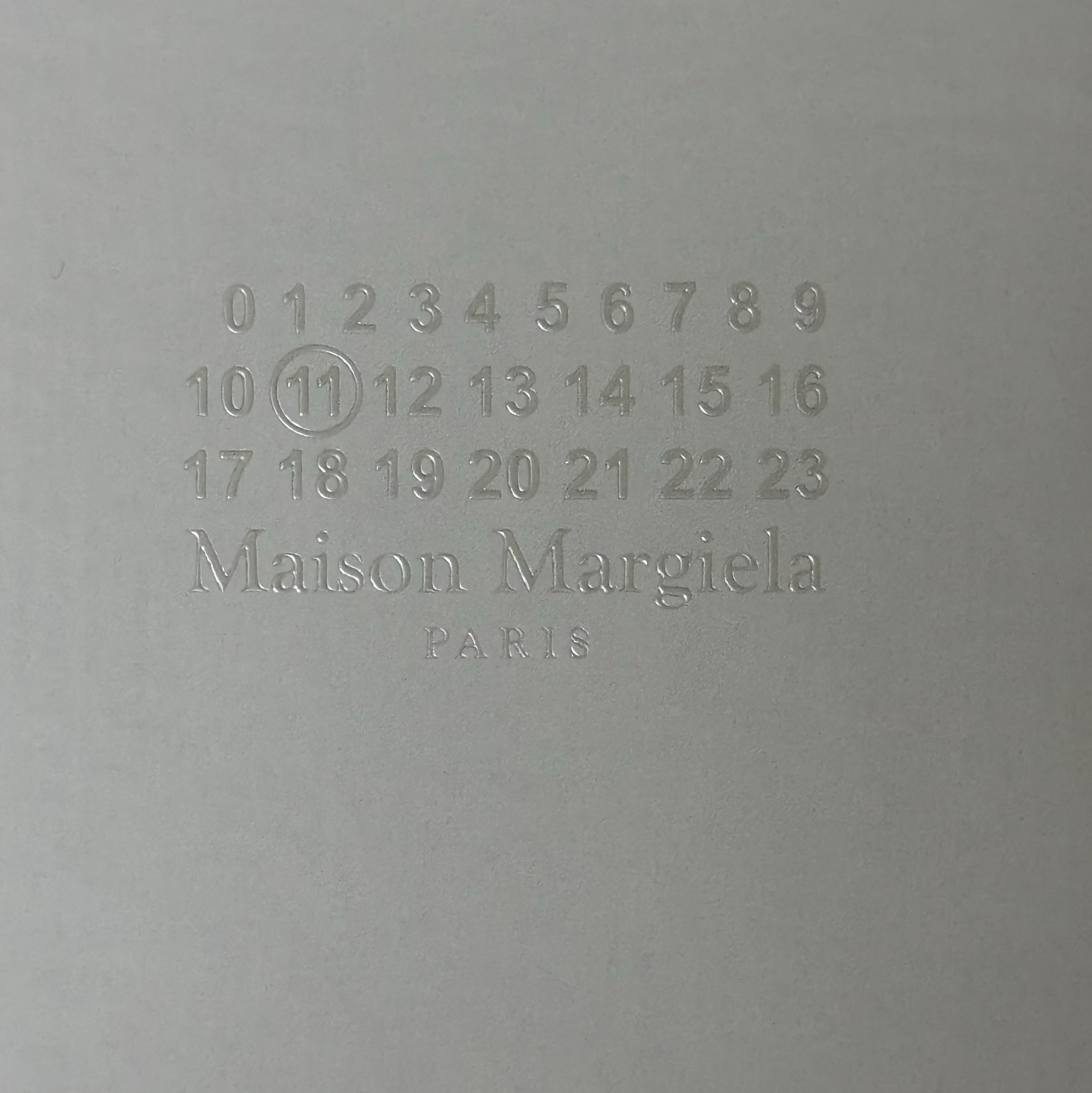 Maison Margiela Stitch Card Holder Black 착용 스타일 - 1