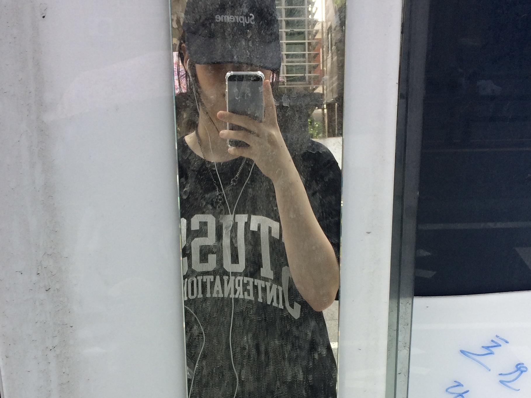 Supreme Washed Chino Twill Camp Cap Black 착용 스타일