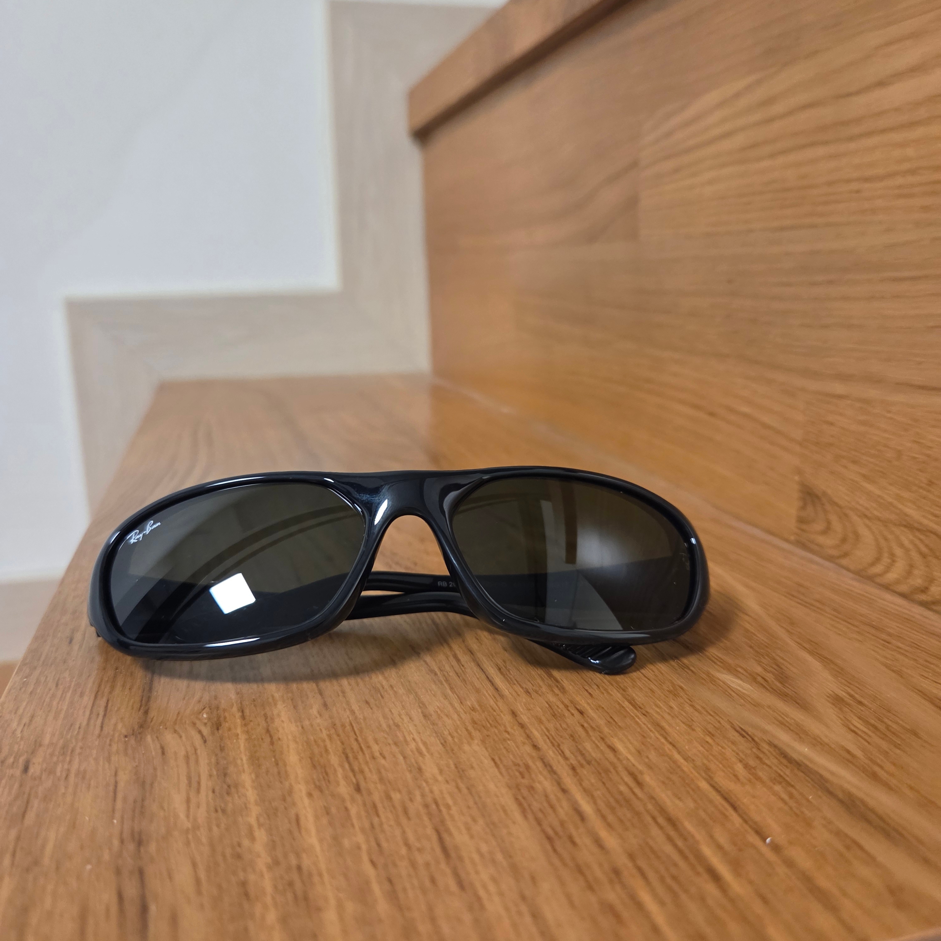 Ray-Ban DADDY-O II Polished Black Frame Green Classic G-15 Lenses 착용 스타일 - 2