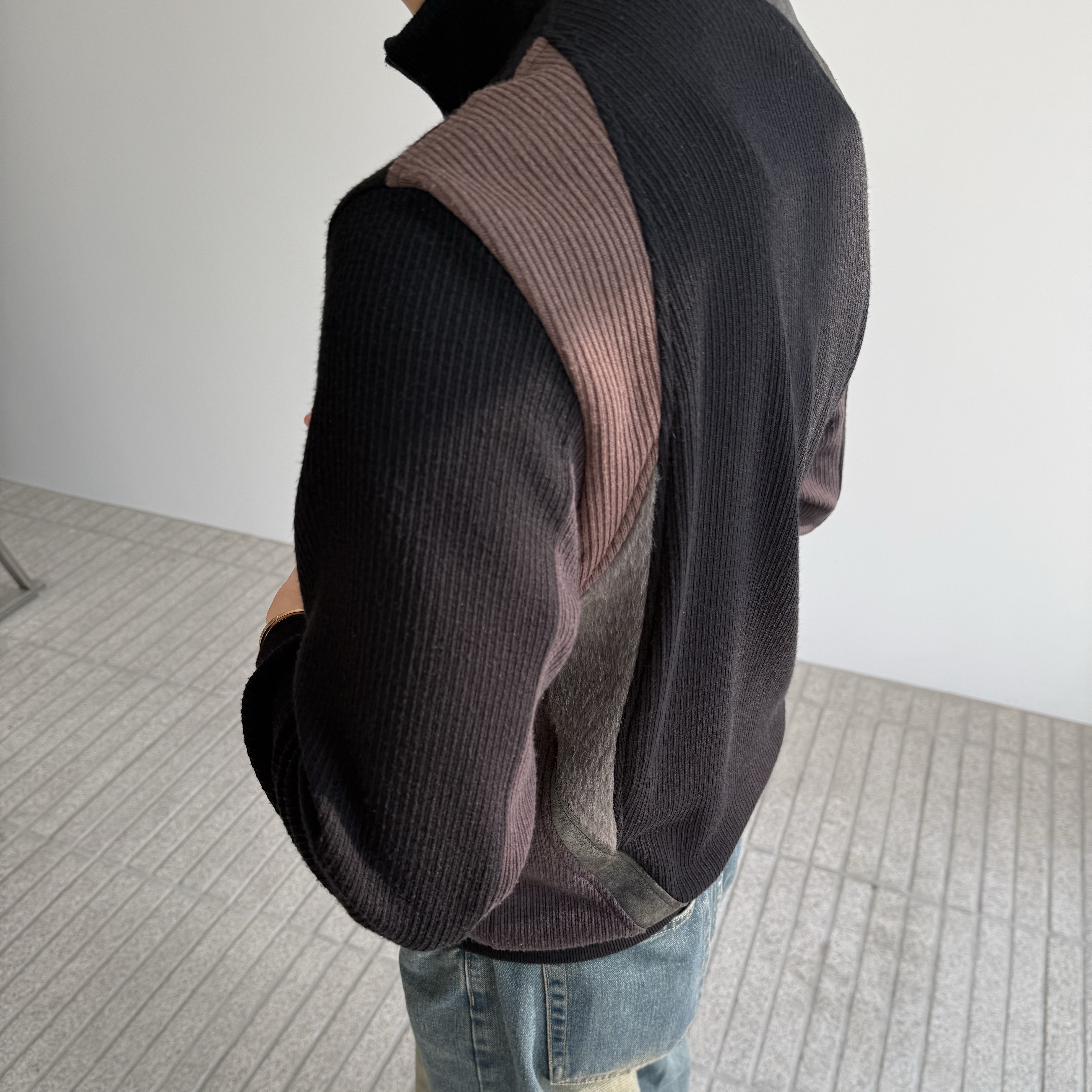 Xlim EP.9 01 Jersey Black Brown, Yase Mud Horsehide Derby Black 착용 스타일 - 2