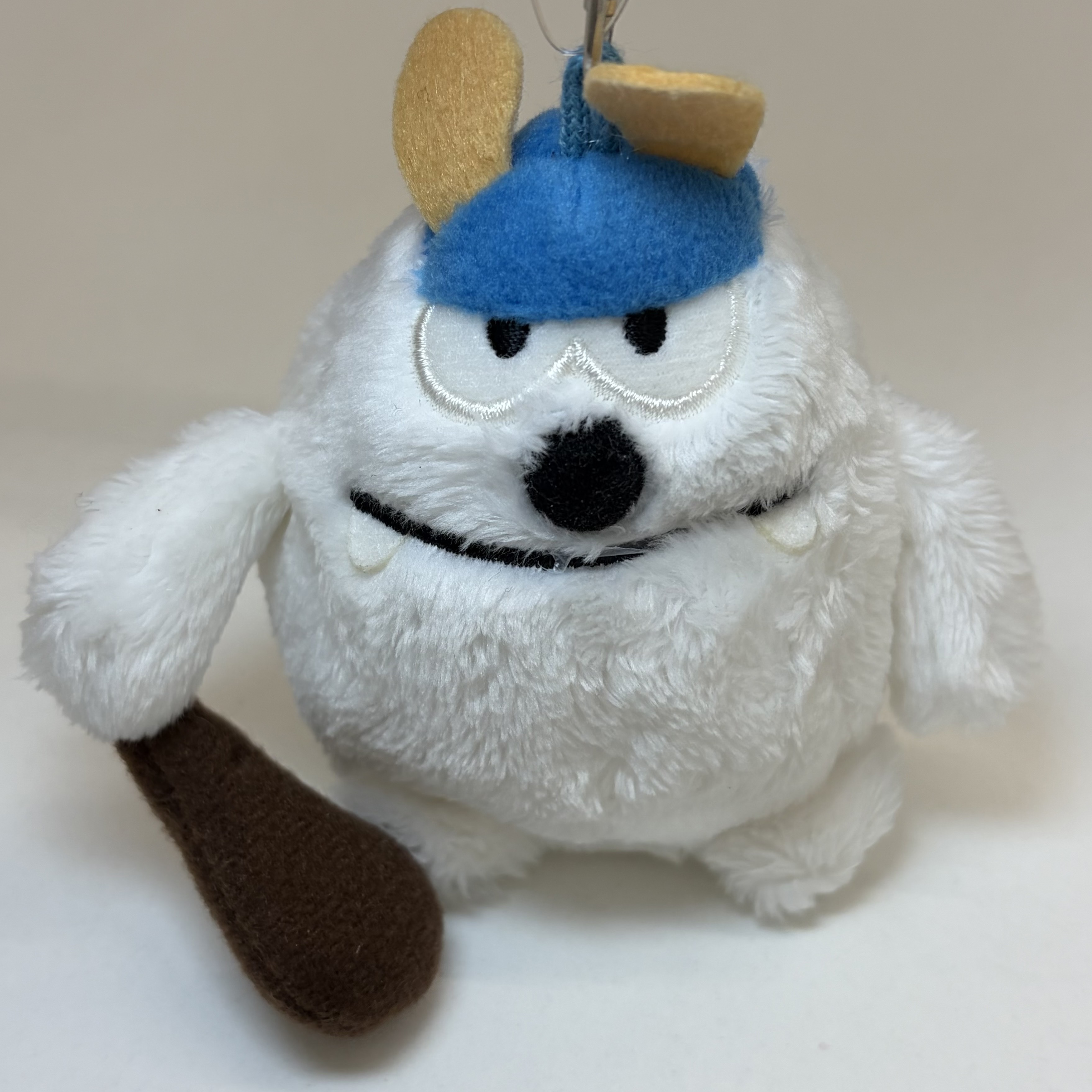 [KREAM 단독] NICI Hathunter 10cm with viking helmet 착용 스타일