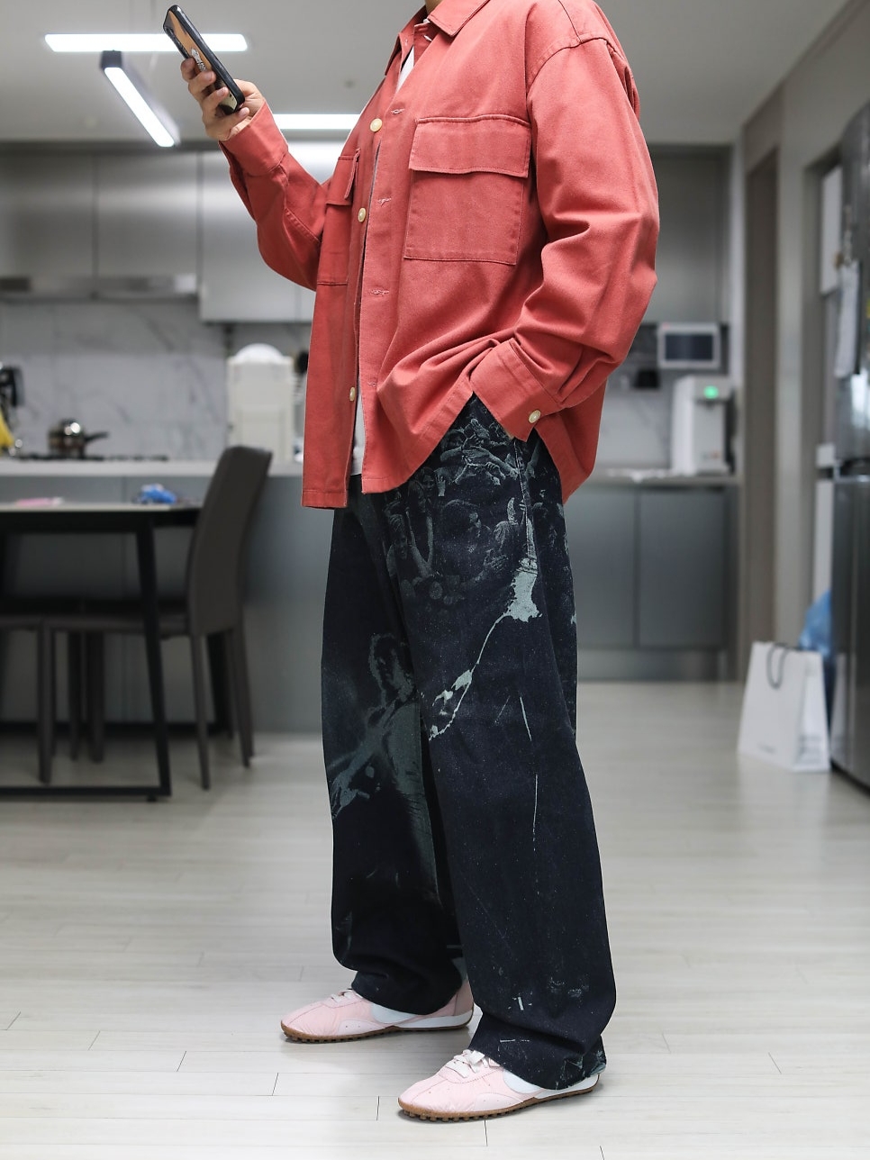 Nike x Jacquemus Moon Shoe SP Aluminum Pink Sail 착용 스타일