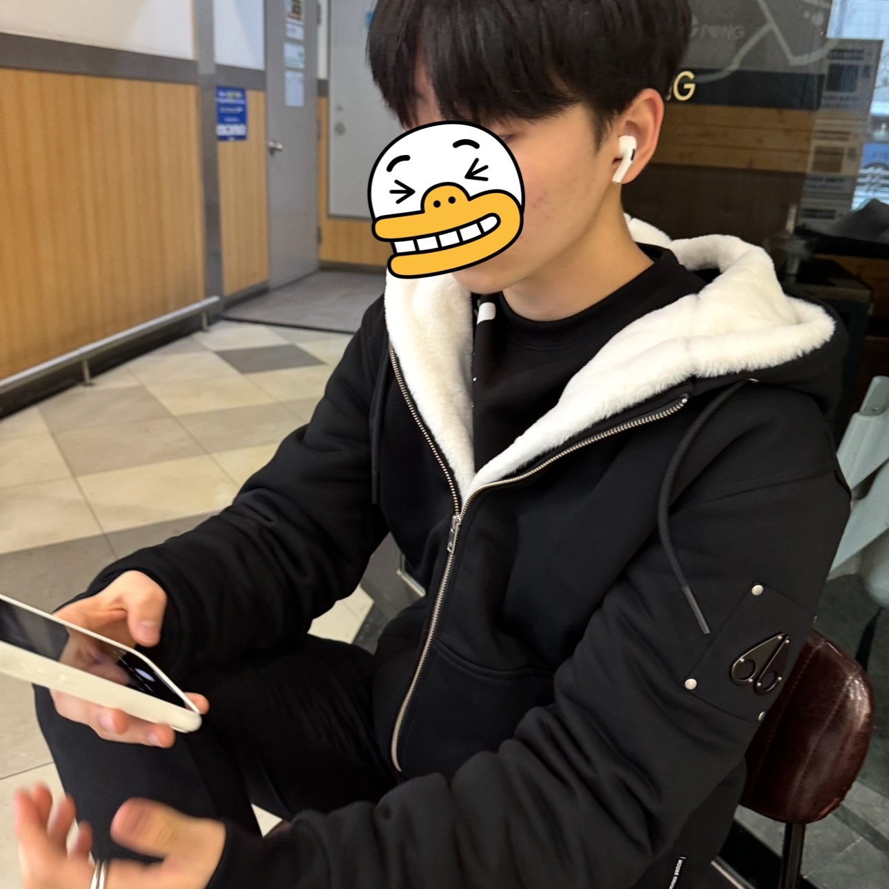 Moose Knuckles Classic Bunny 3 White Lining Zip Hoodie Black - 22FW, Casetify iPhone MagSafe Ripple Case White 착용 스타일