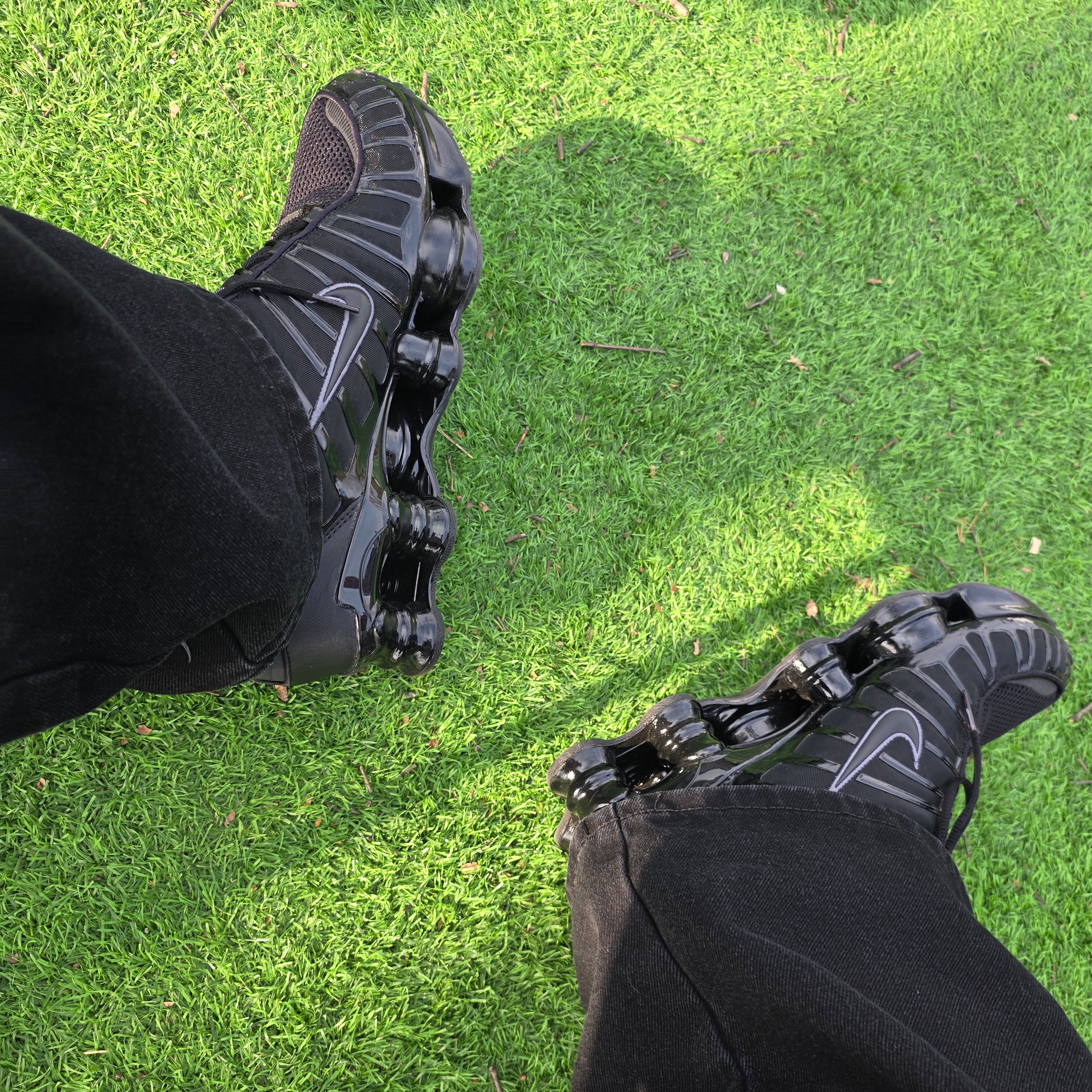 Nike Shox TL Black Metallic Hematite 착용 스타일