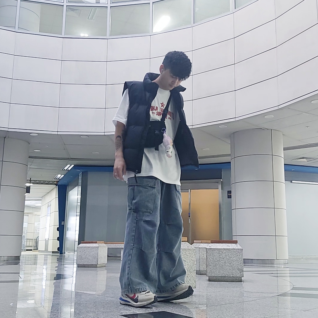 Supreme x Y's by Yohji Yamamoto Star T-Shirt White - 25FW, The North Face Nuptse On Ball Vest Real Black 착용 스타일