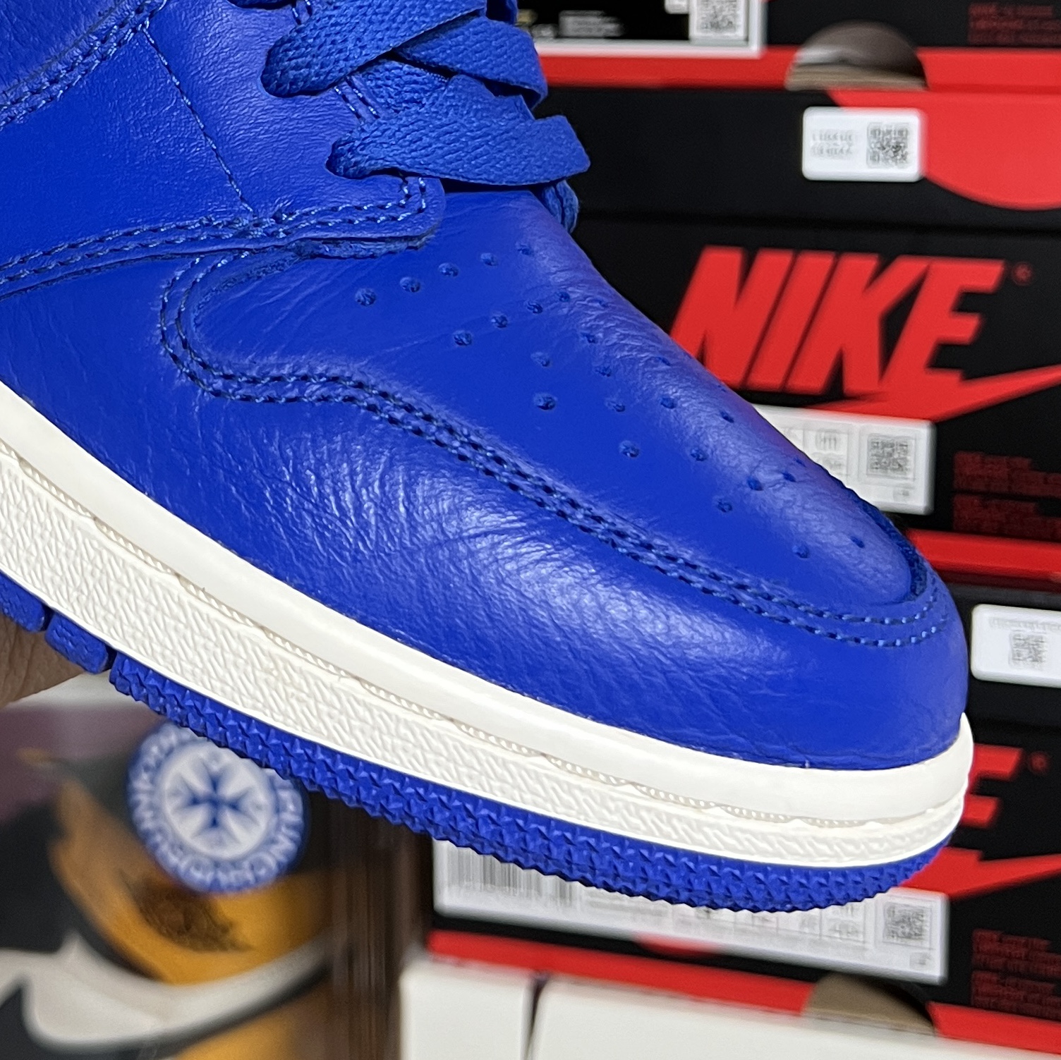Jordan 1 Retro High Hyper Royal 착용 스타일 - 3