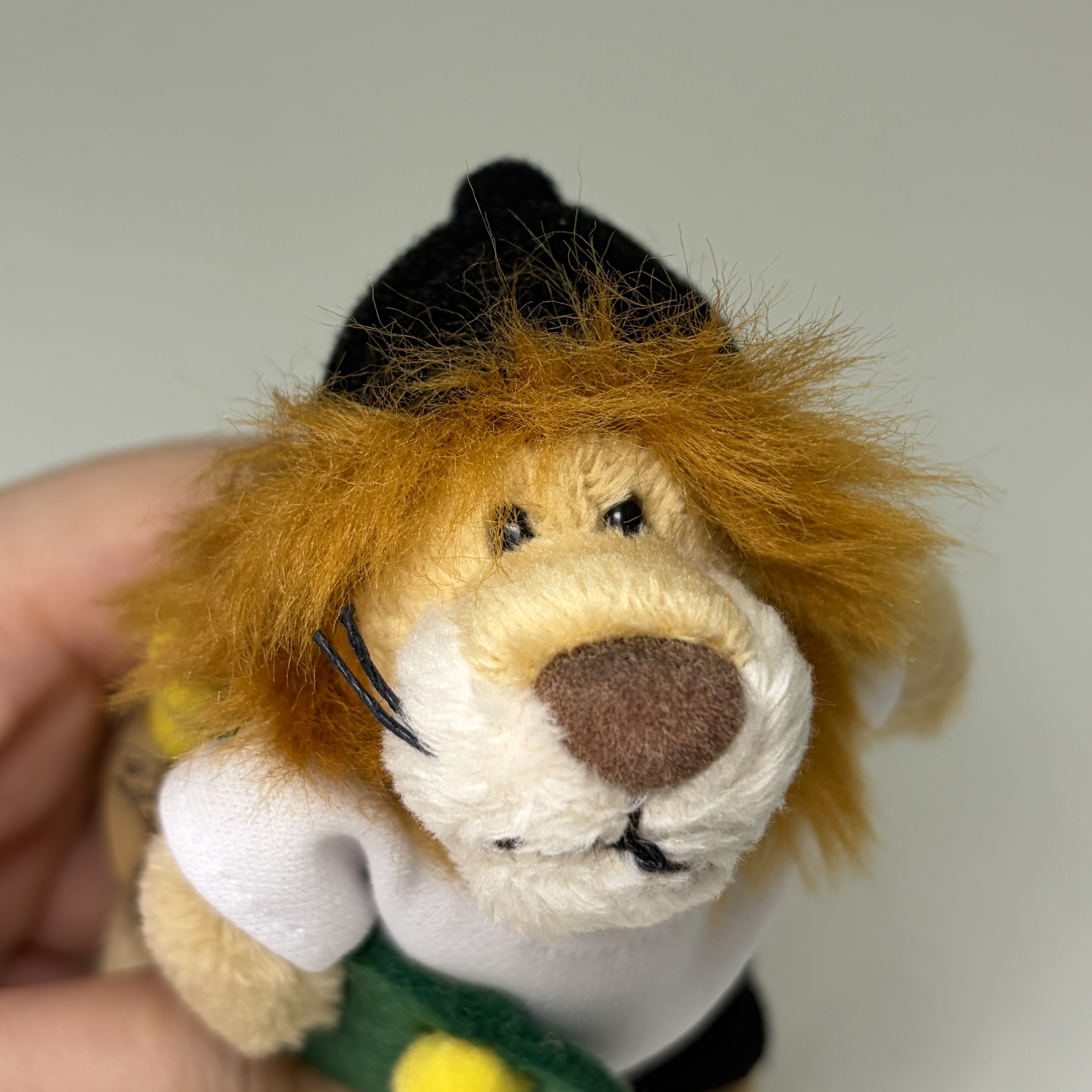 [KREAM 단독] NICI 10cm Lion with Skateboard BB 착용 스타일 - 1