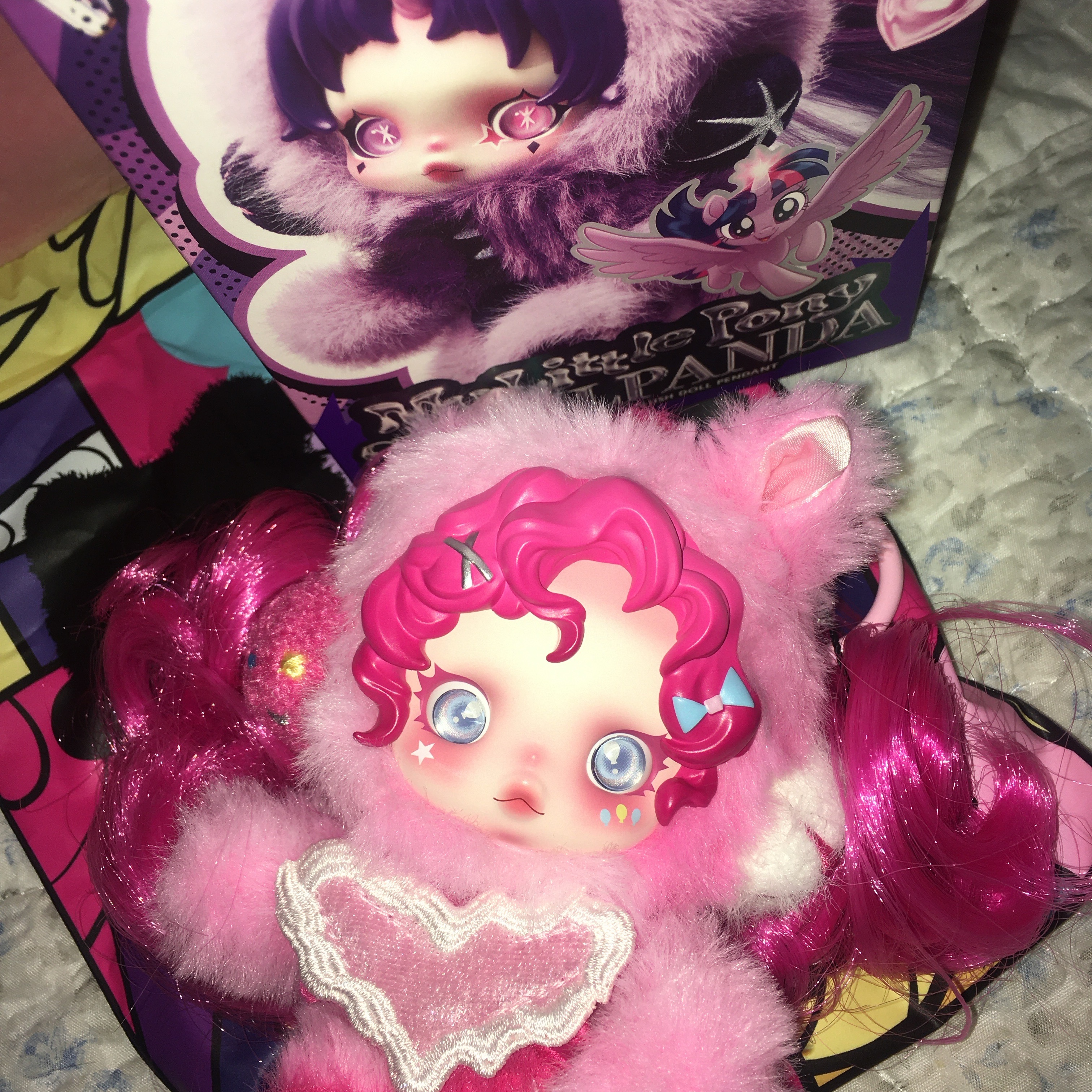 Pop Mart Skullpanda x My Little Pony Series Plush Doll Pendant Pinkie Pie (Opened Case) 착용 스타일