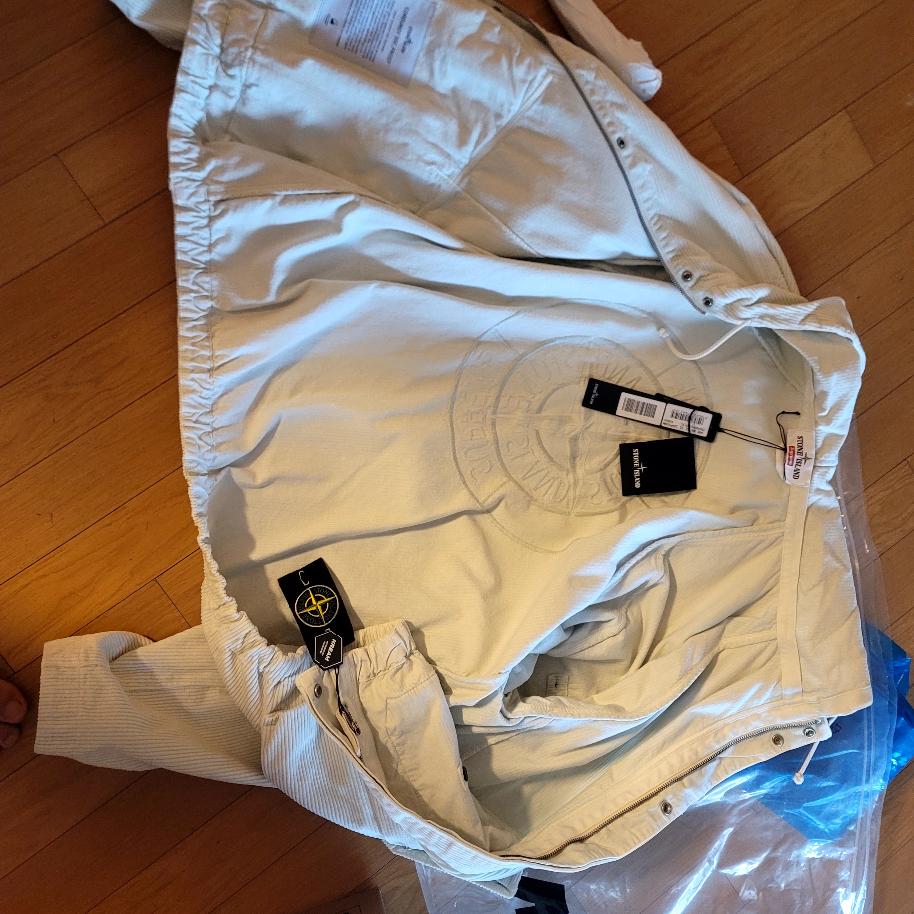 Supreme x Stone Island Corduroy Jacket Stone - 20FW 착용 스타일 - 2