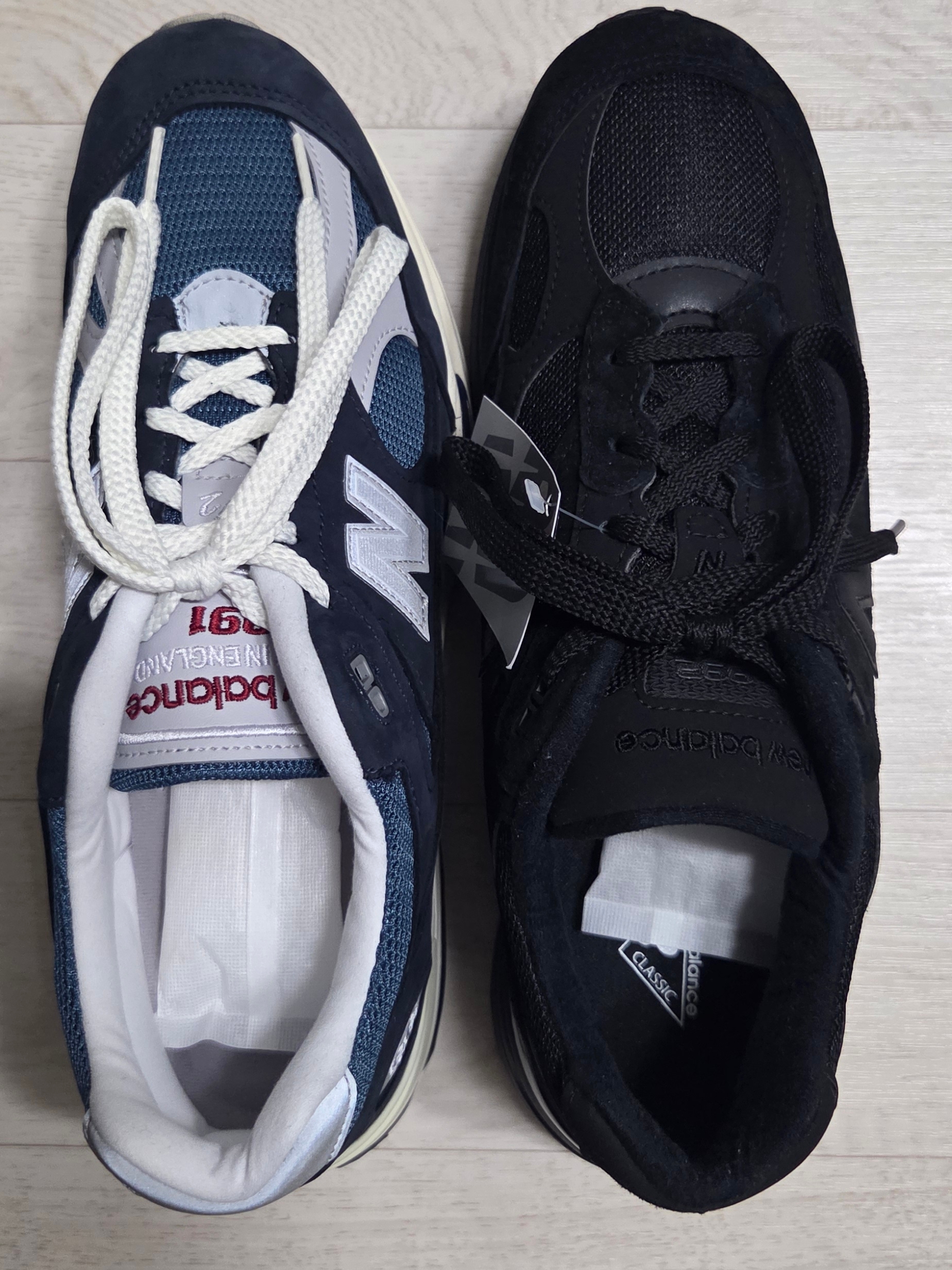 New Balance 991v2 Made in UK Total Eclipse Indian Teal, New Balance 2002R Premium Vintage Grey 착용 스타일 - 7