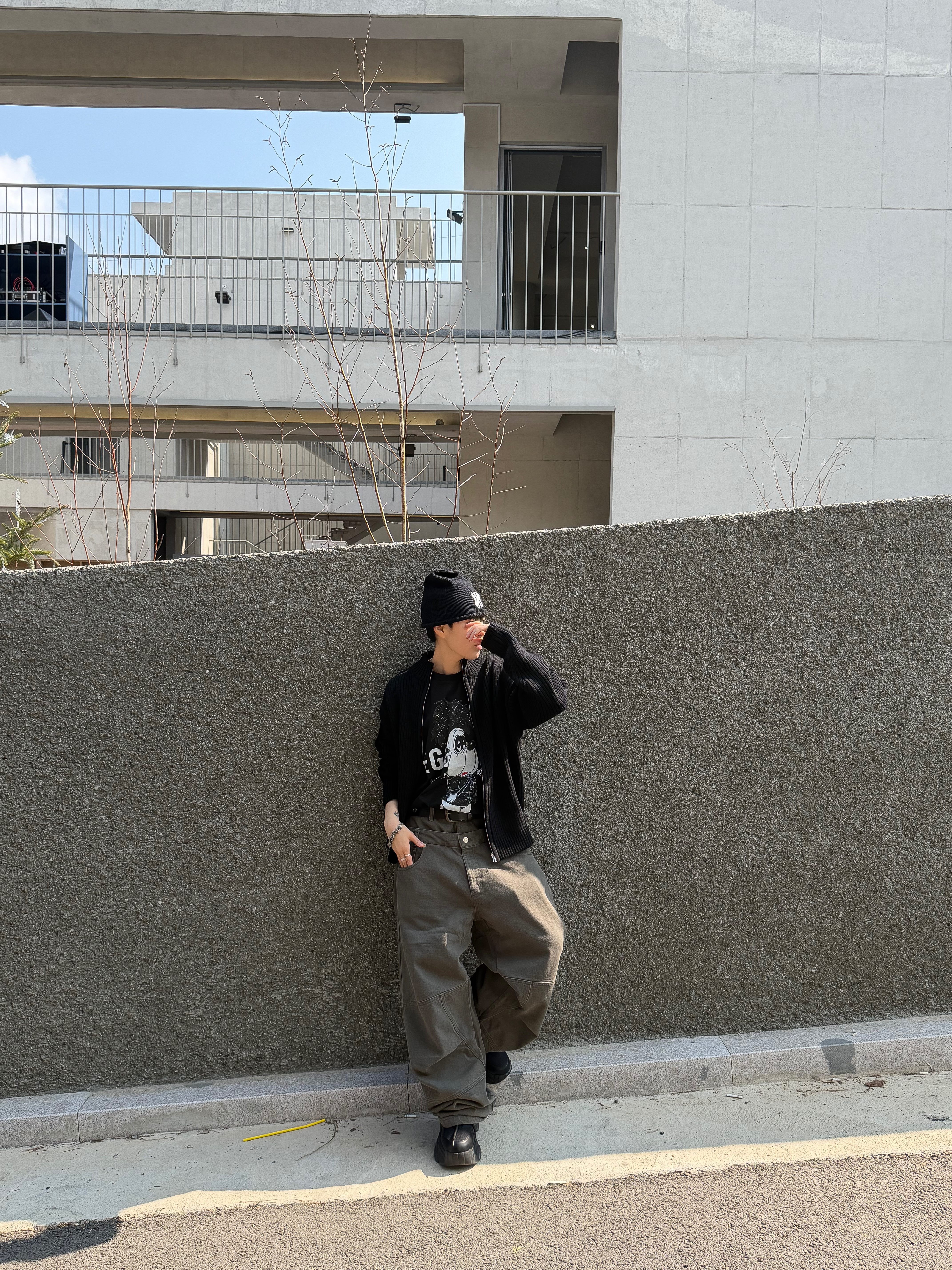 Farfromwhat Far High Neck Rib Knit Zip-Up_Black, Farfromwhat Far Double Waist Pants 착용 스타일 - 7