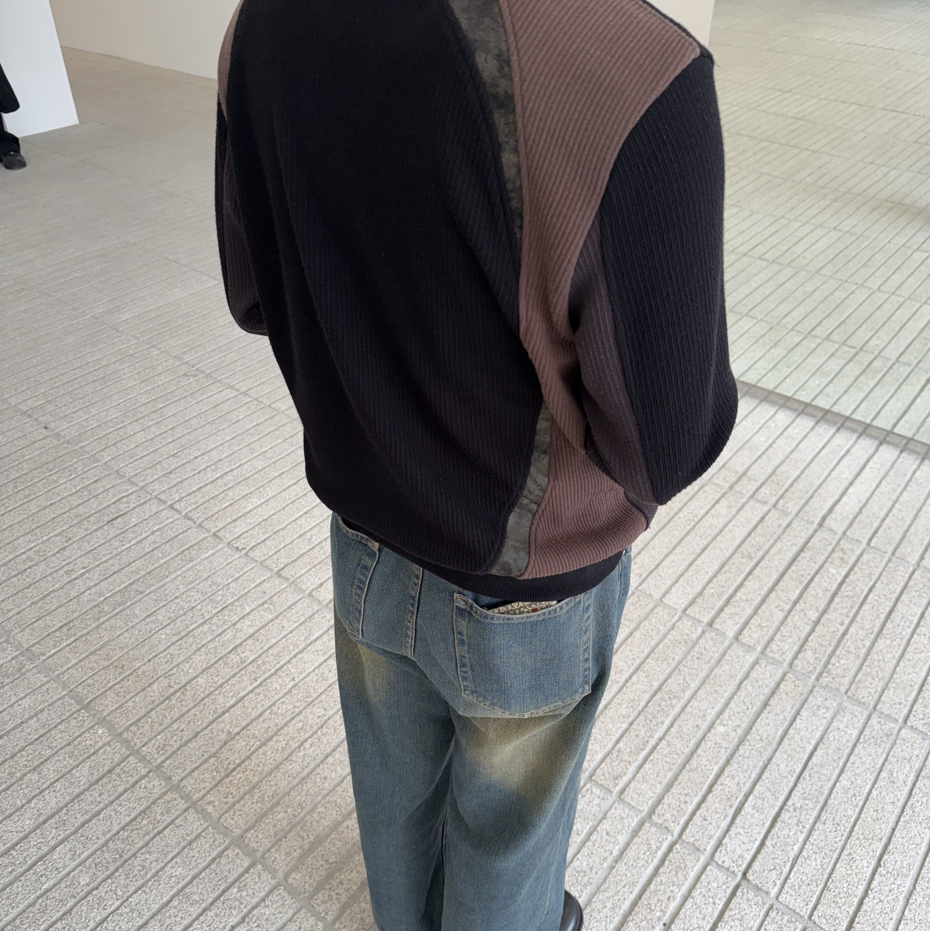 Xlim EP.9 01 Jersey Black Brown, Yase Mud Horsehide Derby Black 착용 스타일 - 1