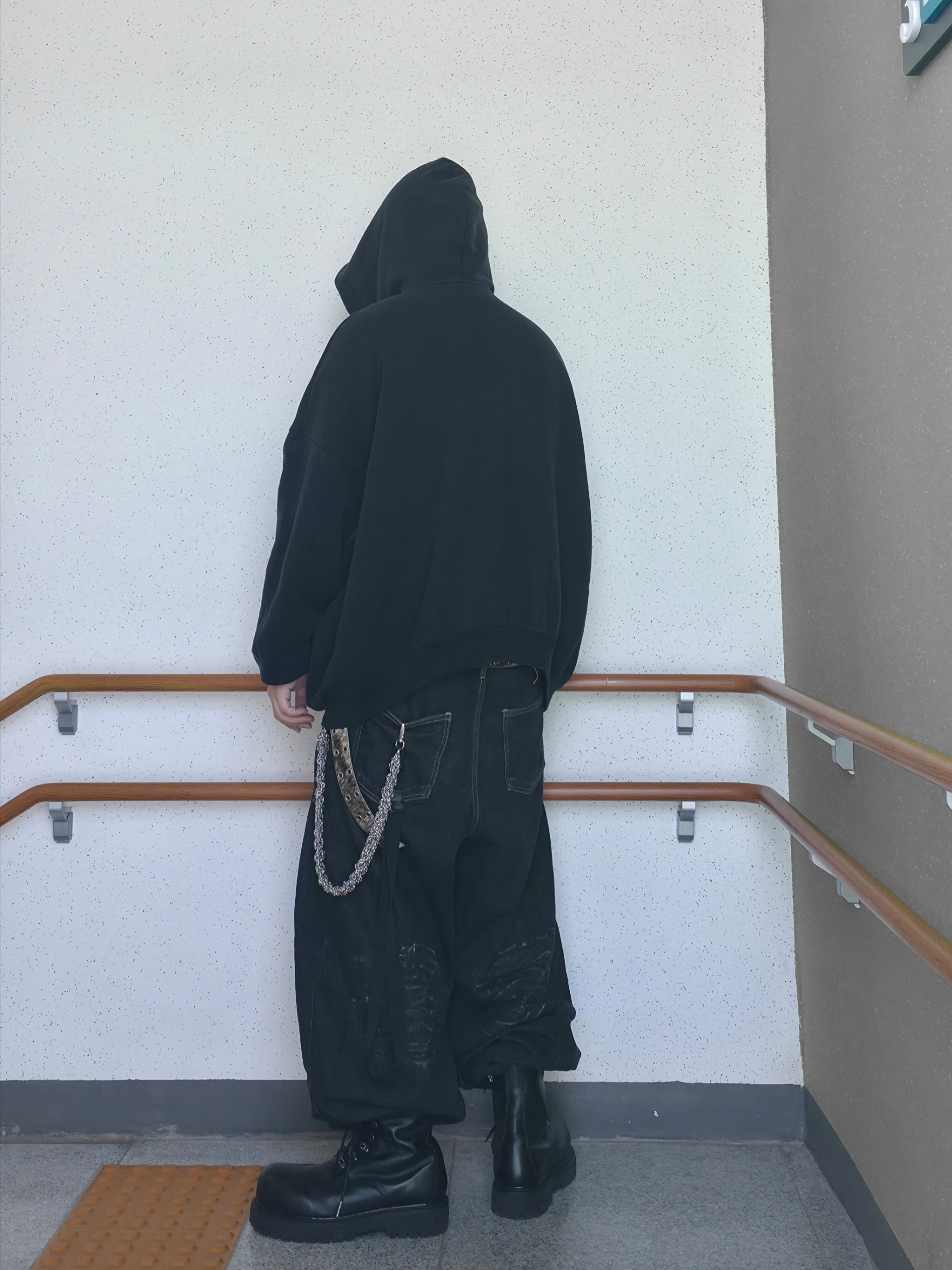 Balenciaga x Adidas Hoodie Large Fit Black, LOSTGARDEN Phantom 착용 스타일 - 6
