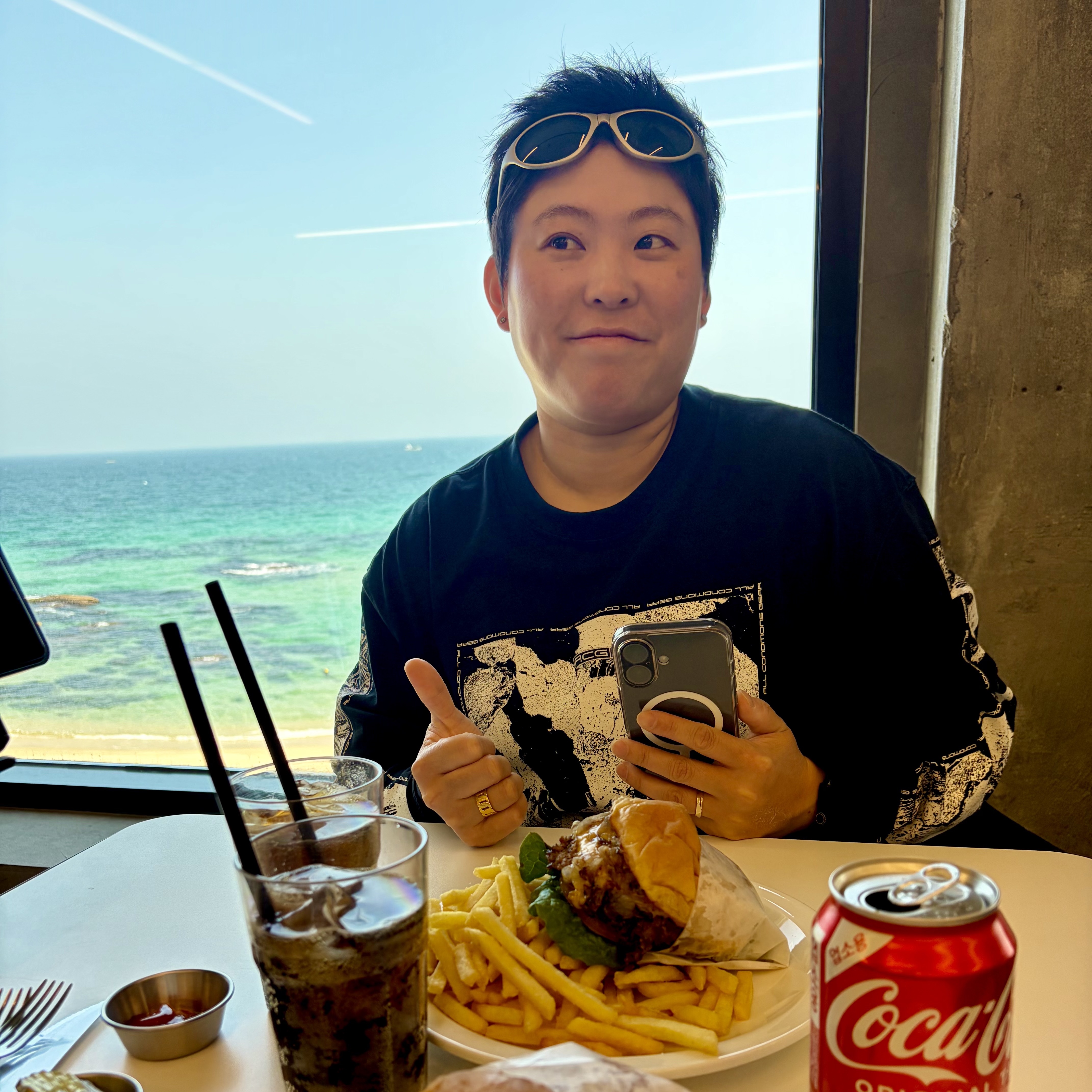 Montbell Trekking Glasses Silver Metallic Light Grey, Nike NRG ACG Rock Long Sleeve T-Shirt Black - Asia 착용 스타일