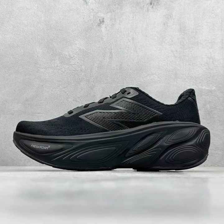 New Balance Fresh Foam X 1080v14 Black Black Metallic - D Standard 착용 스타일 - 1