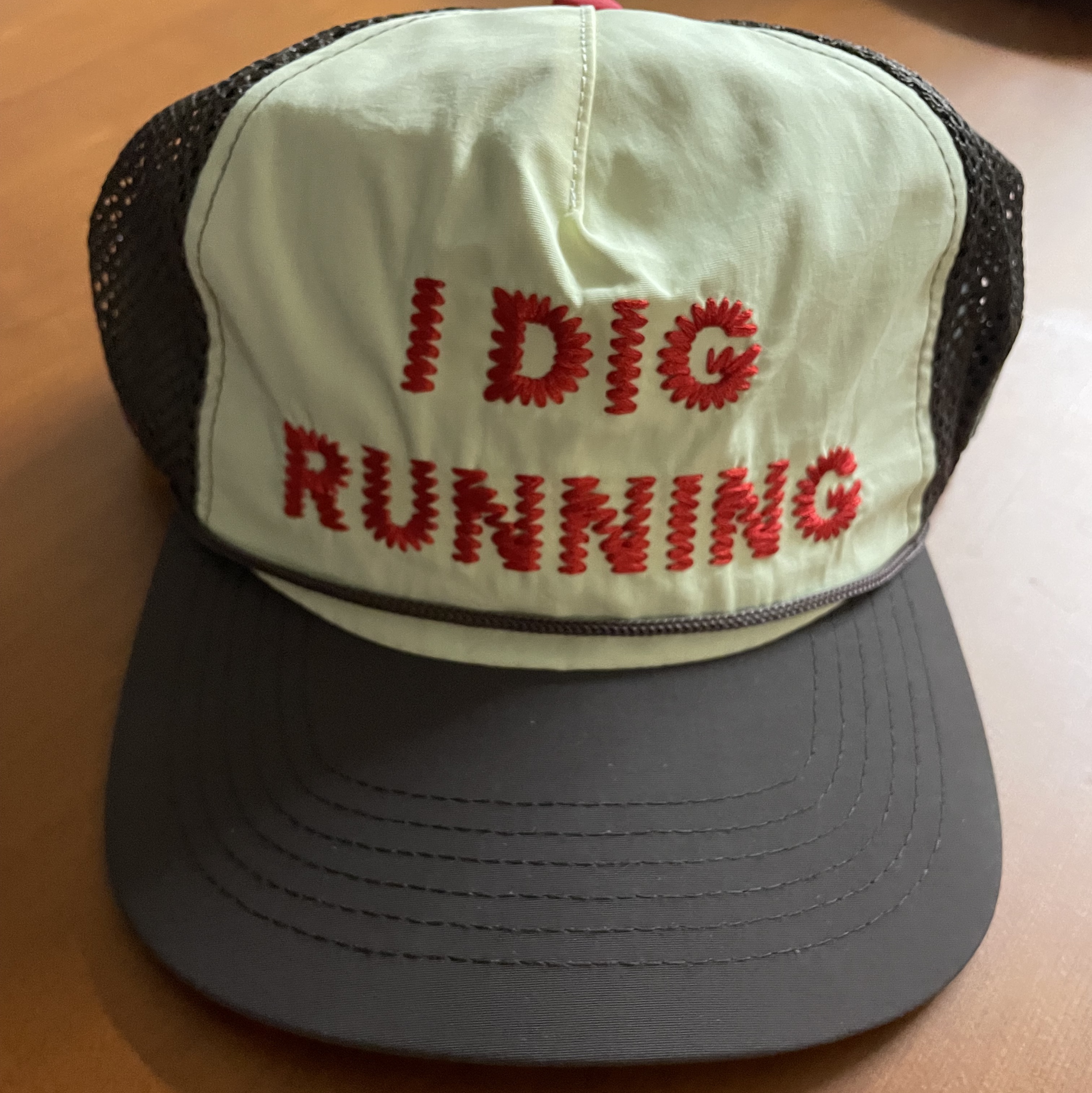 Alex Zono I Dig Running Trucker Hat OG Brown - CapeTown 착용 스타일