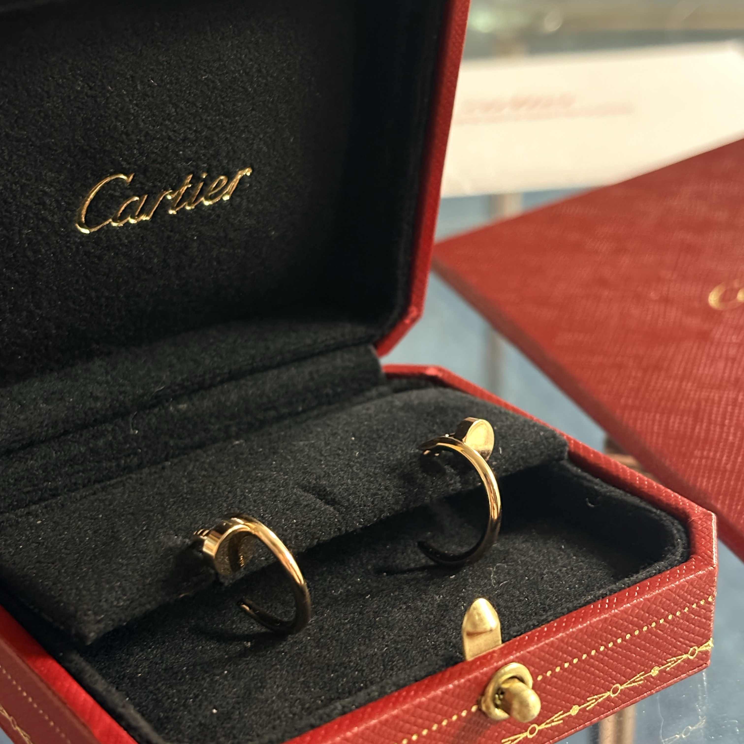 Cartier Juste un Clou Hoop Earrings Small Pink Gold 착용 스타일 - 2