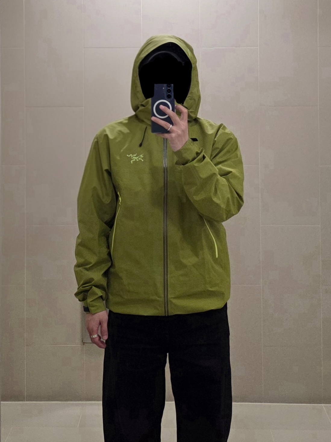 Arc'teryx Beta SL Jacket Olive Moss Euphoria 착용 스타일