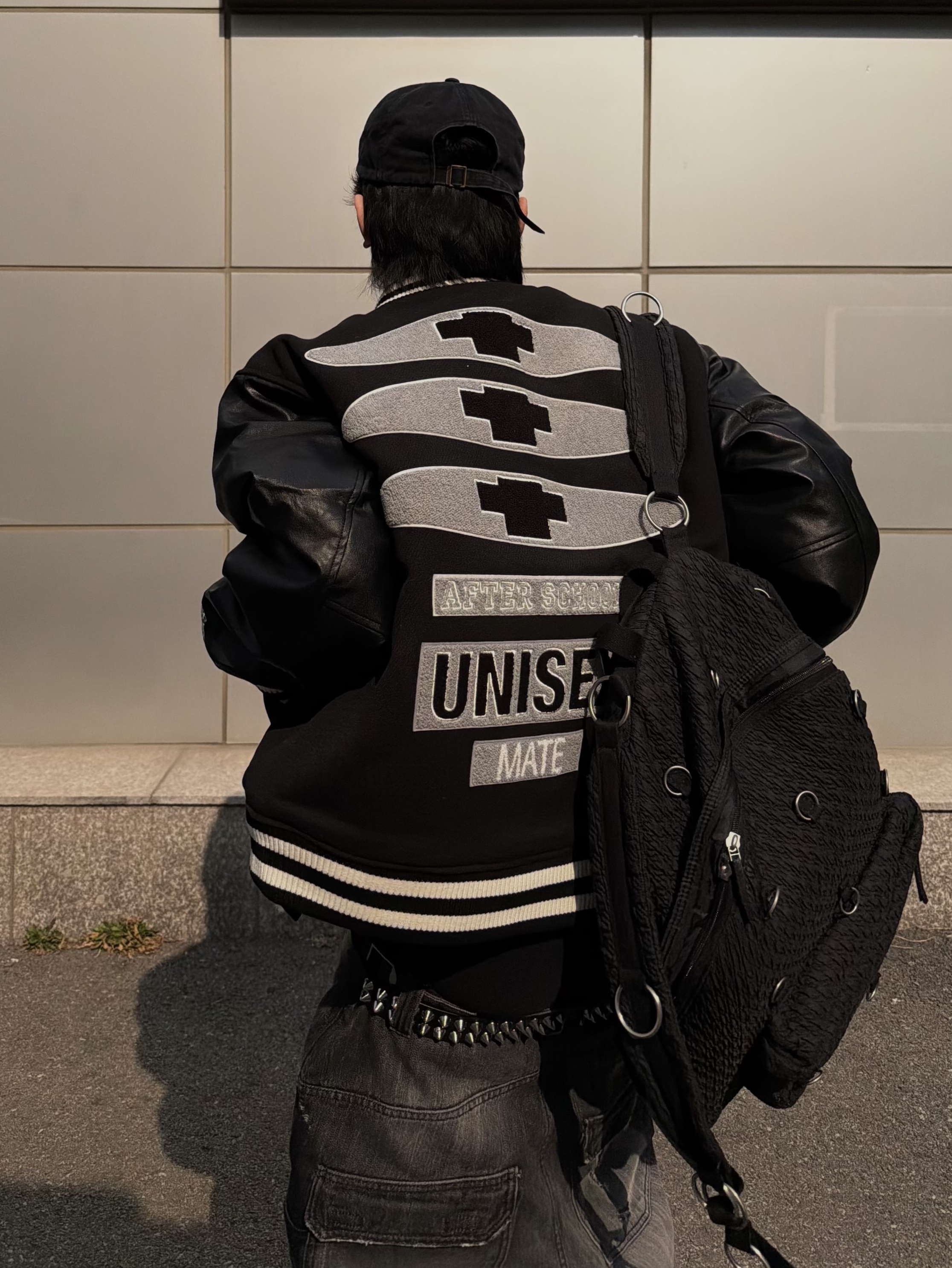 Basecream BCxEDENMATE Leather Varsity Jacket, Kamien Director Jean Black 착용 스타일 - 2