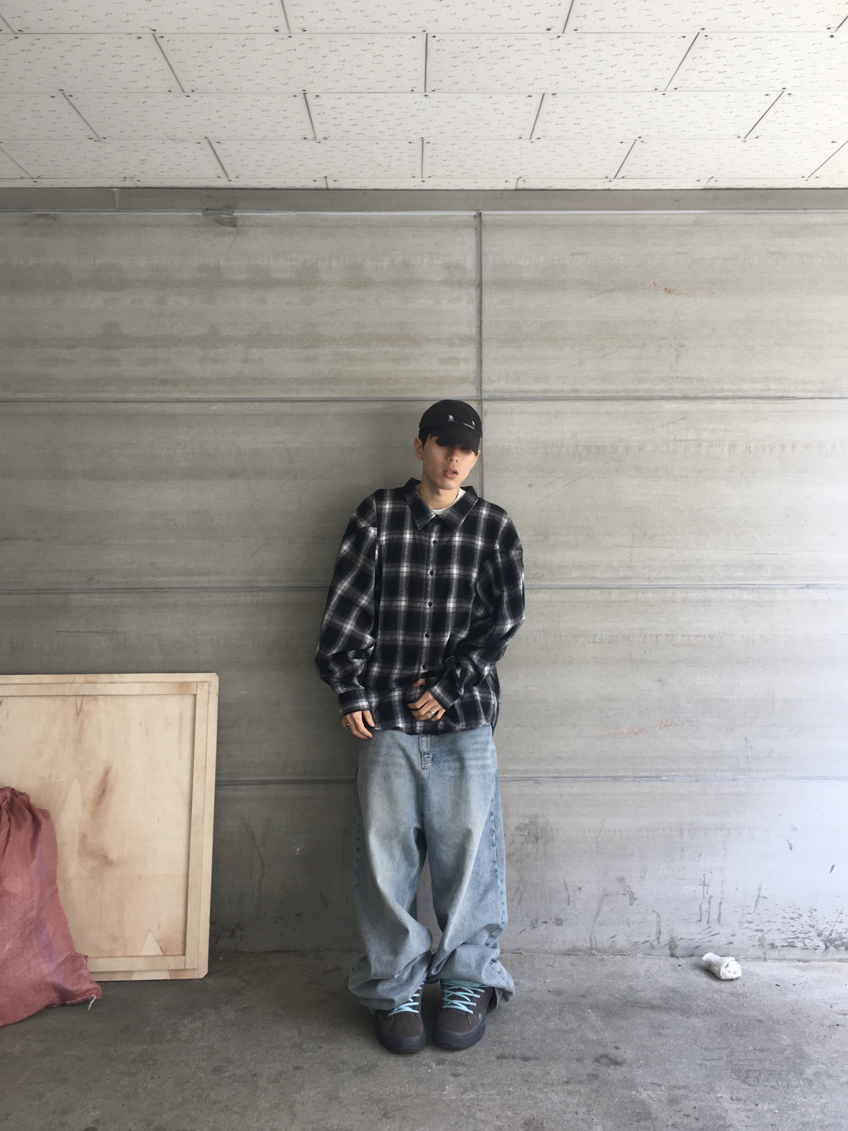 ERL Vamp Skate Electric Gray 착용 스타일 - 2