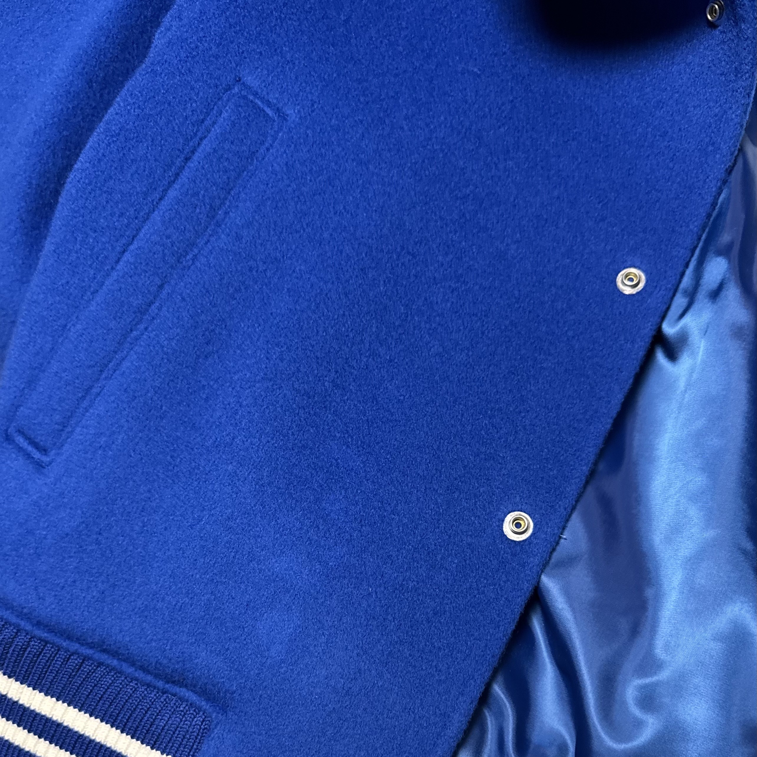 Ader Error Sig; TRS Tag Varsity Jacket 01 Z-Blue 착용 스타일