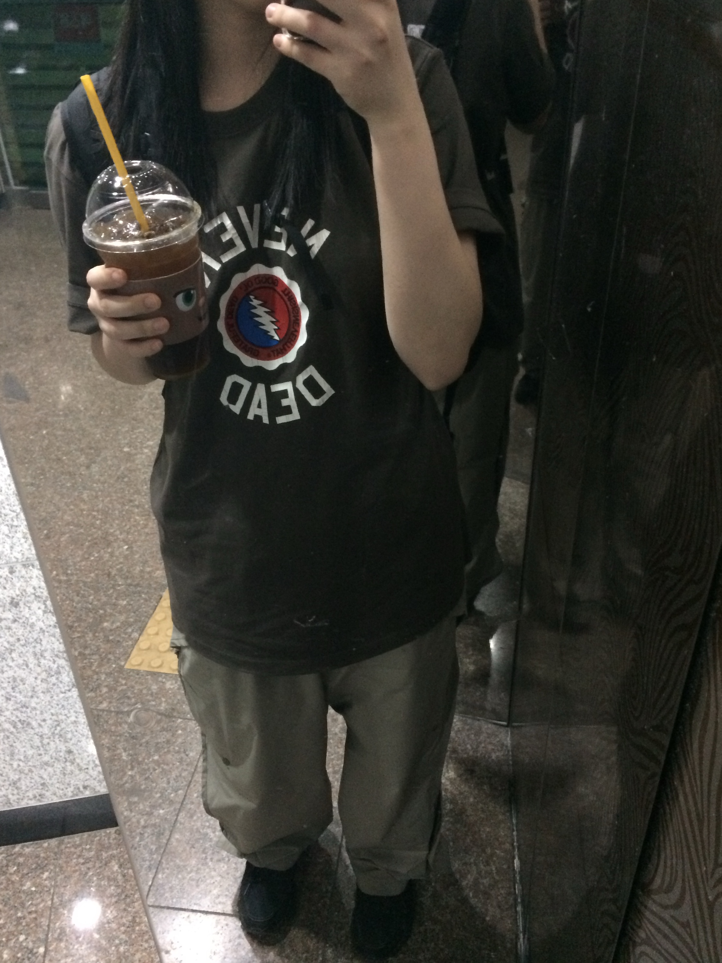 Sansan Gear Wave Pants Green Grey - 25SS, New Balance 410v5 Black - 2E Wide 착용 스타일