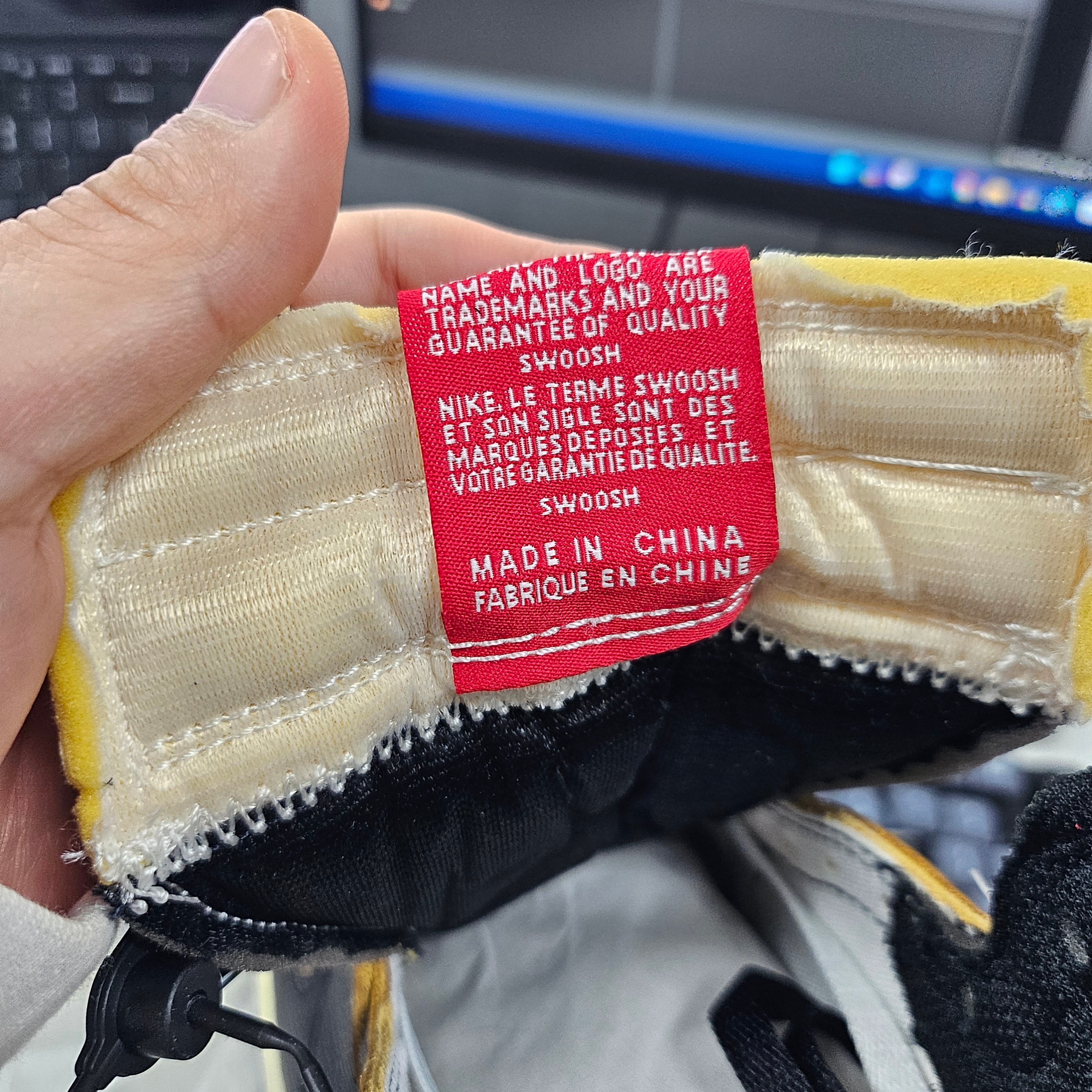 Jordan 1 x Fragment x Union LA Black and Varsity Red 착용 스타일 - 4