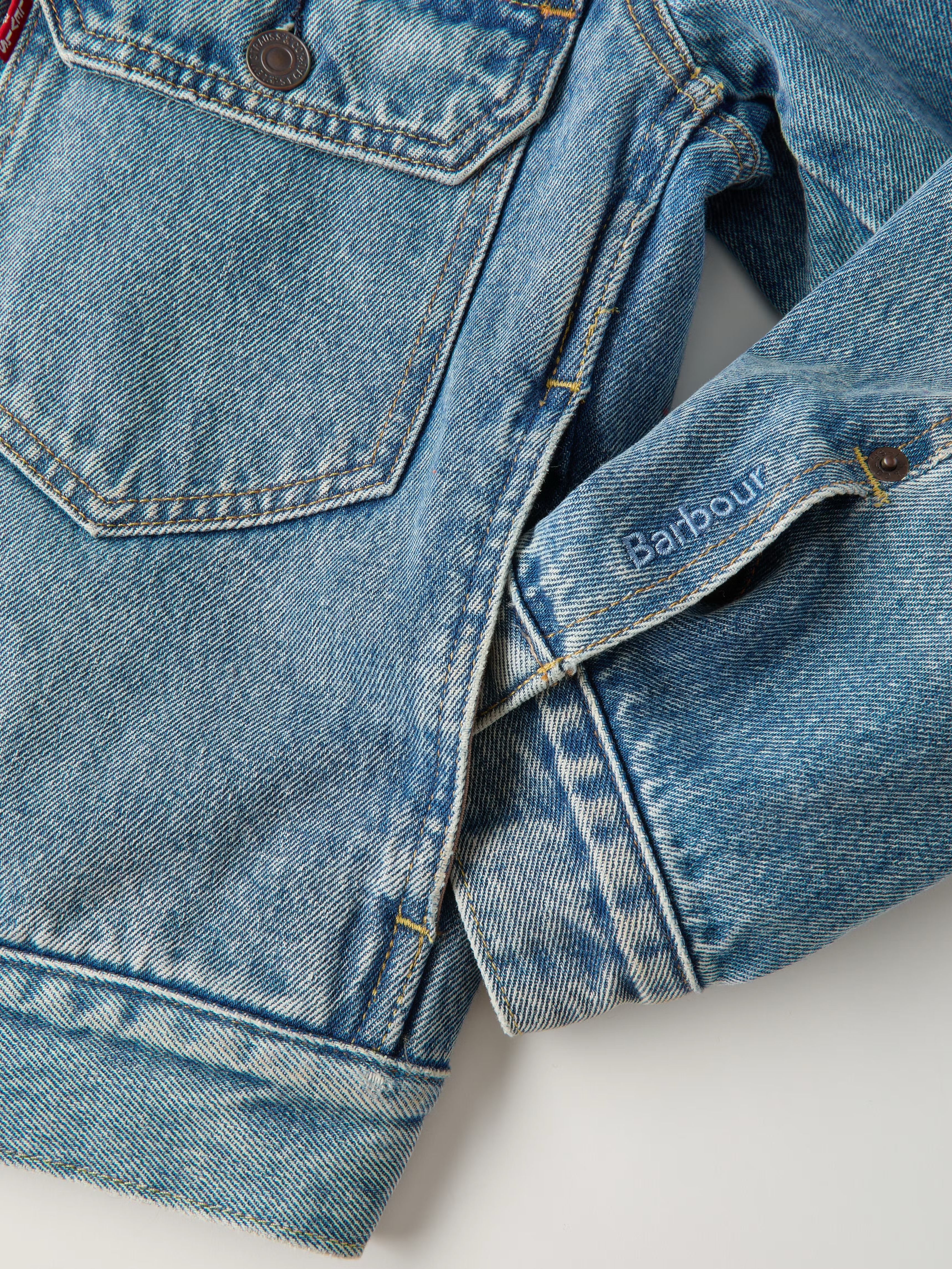 Levi's x Barbour Type II Trucker Jacket Vintage Washed Denim 착용 스타일 - 6
