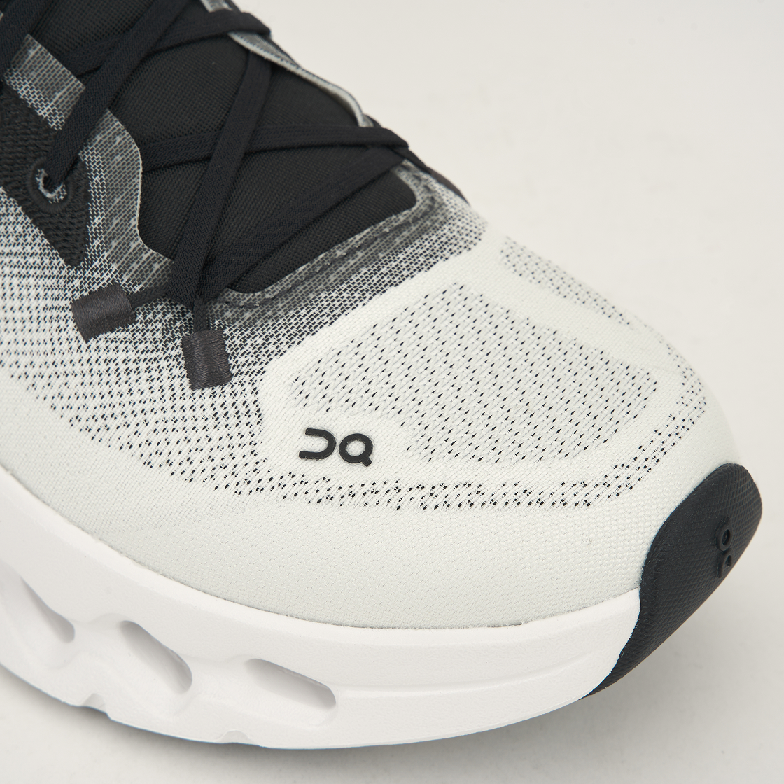 (W) 온 러닝 클라우드틸트 블랙 아이보리((W) On Running Cloudtilt Black Ivory) - 7