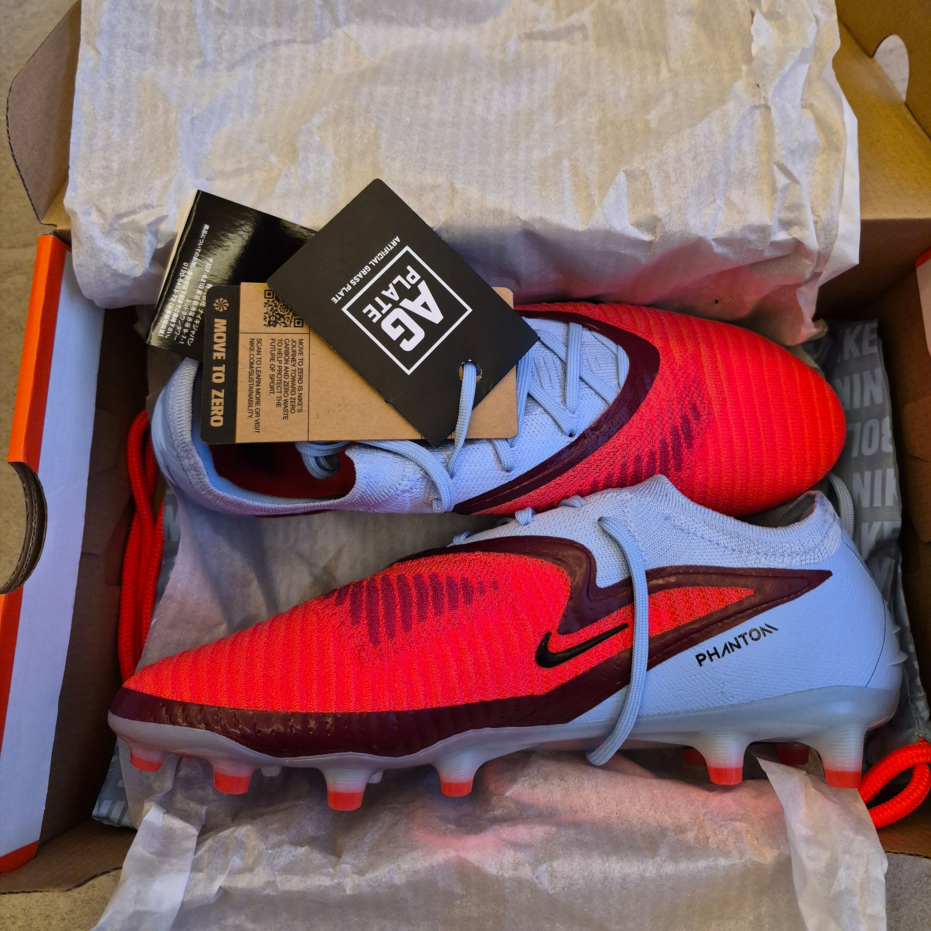 Nike Phantom 6 Low Elite Royal Tint Bright Crimson 착용 스타일