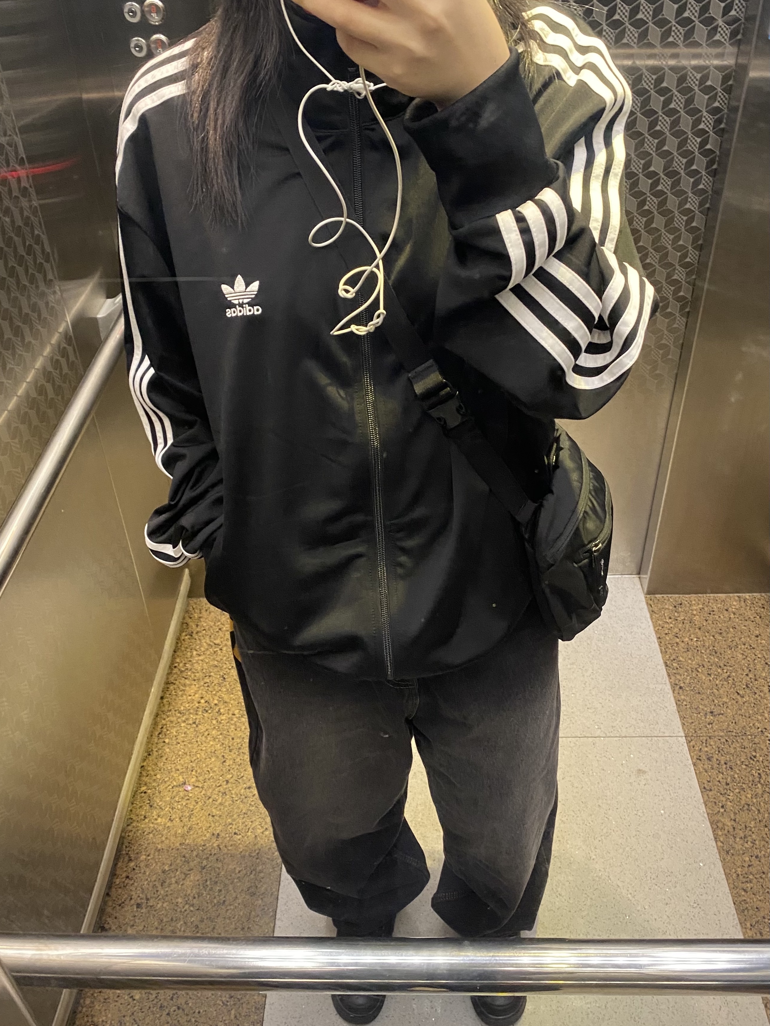 Adidas Adicolor Classics Firebird Track Top Black - KR Sizing, Nike Air Force 1 '07 Low Triple Black 착용 스타일