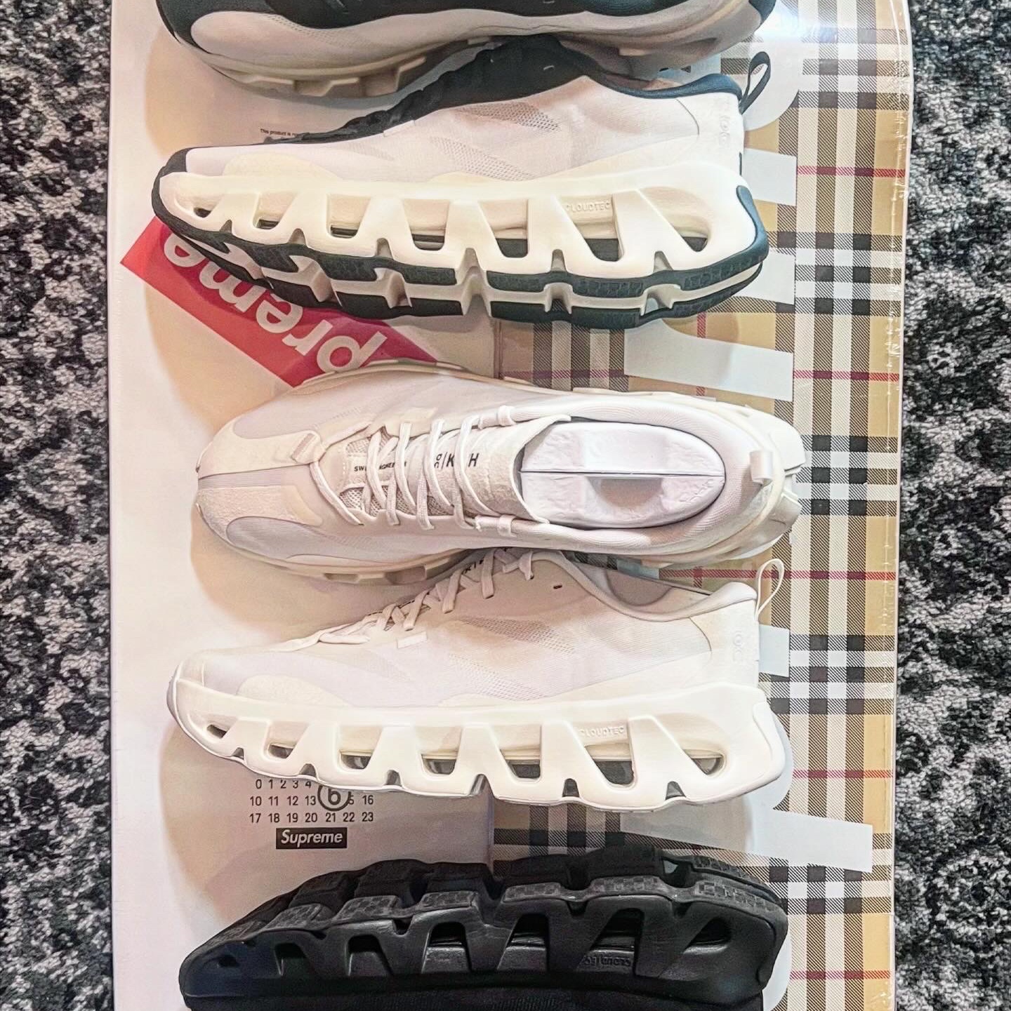 On Running x Kith K-Tech 1 Black, On Running x Kith K-Tech 1 Tofu 착용 스타일 - 1