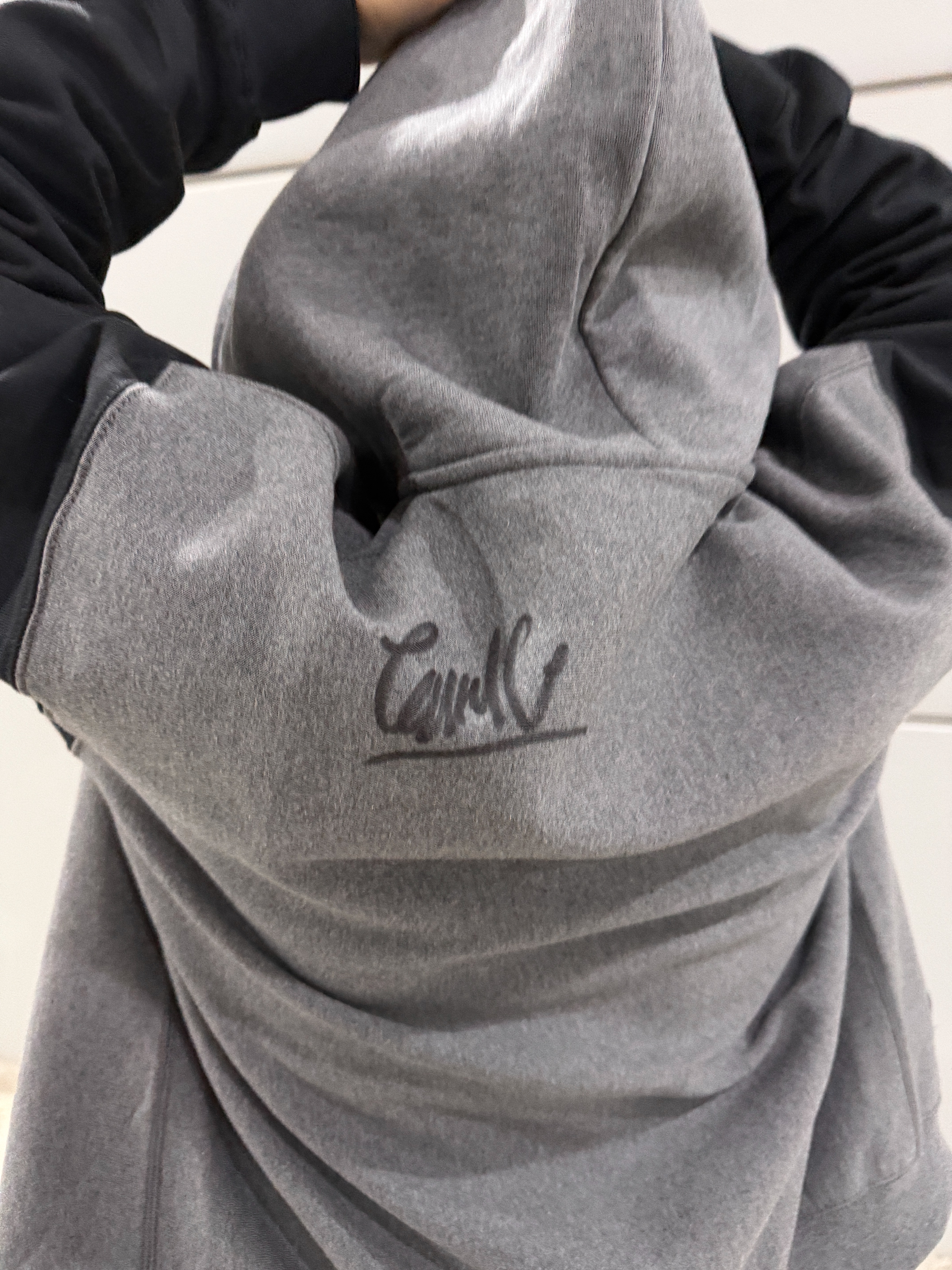 Nike x Syna Air Force 1 '07 Black and Light Smoke Grey, Nike x Syna Solo Swoosh Fleece Pants Charcoal Heather (IQ0534-063) 착용 스타일 - 2