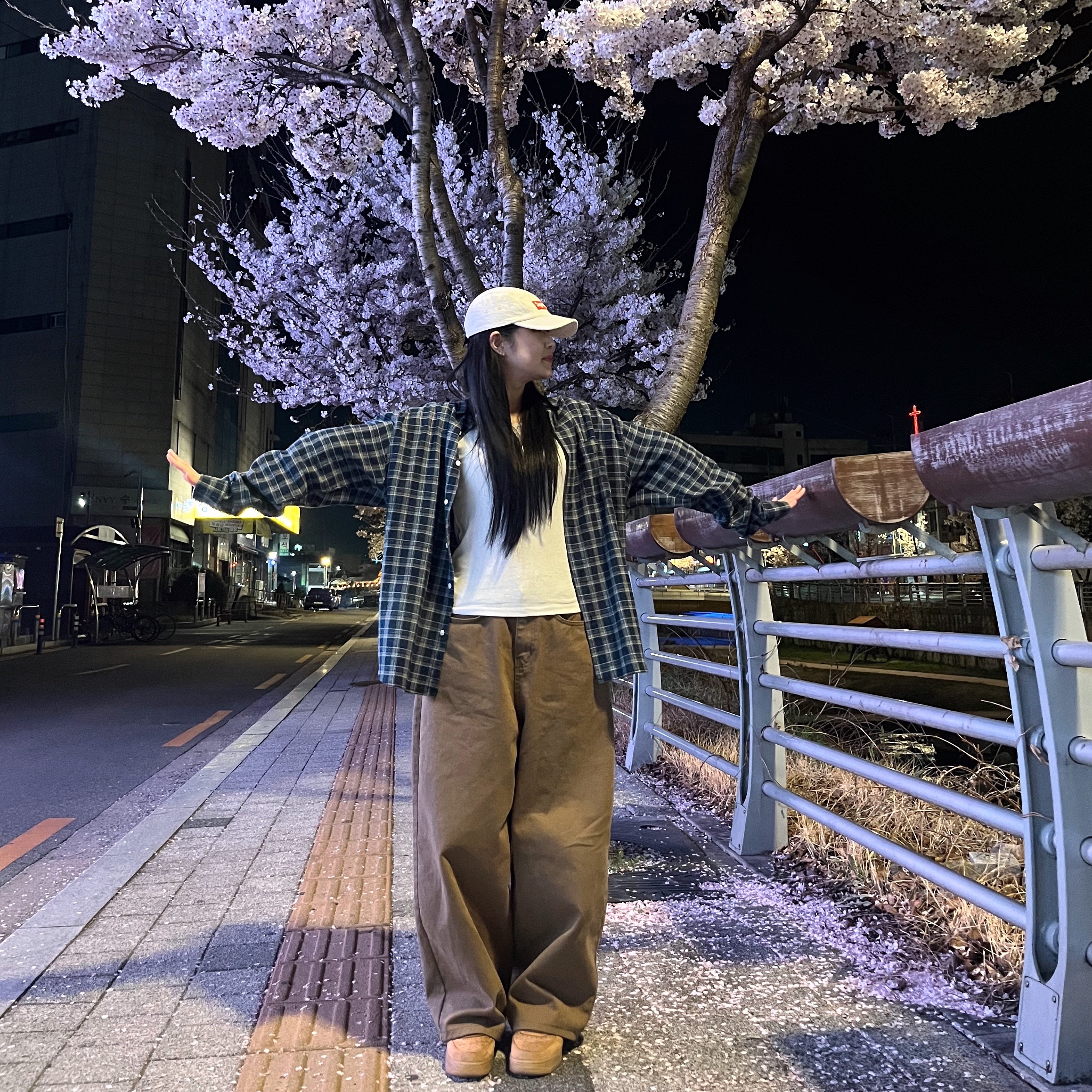 Supreme Washed Chino Twill Camp Cap Natural - 24SS, Nike Air Force 1 '07 WB Flax 착용 스타일 - 2