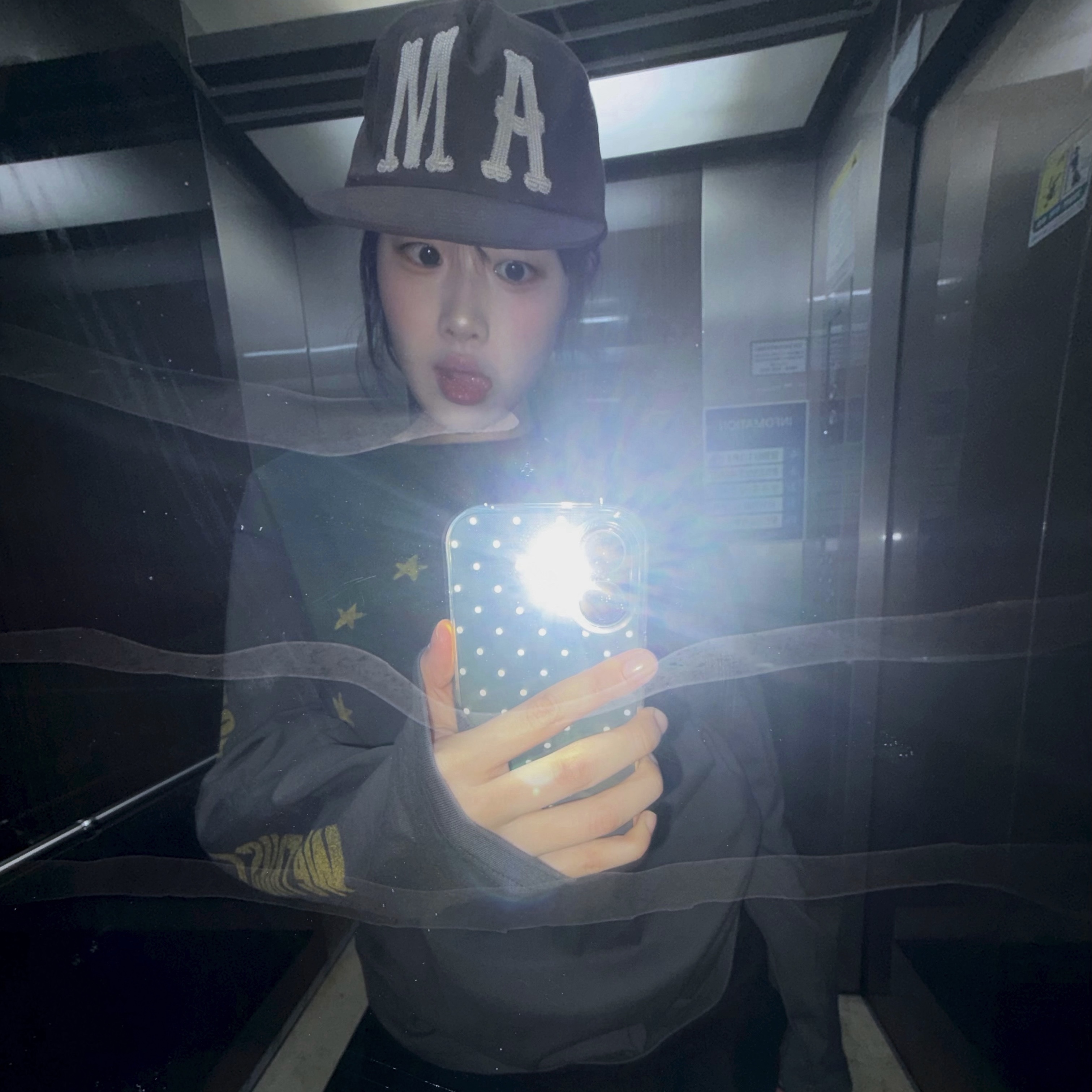 AMOU A.M 5Pannel Cap Brown, AMOU A.M 5Pannel Cap Navy 착용 스타일 - 3